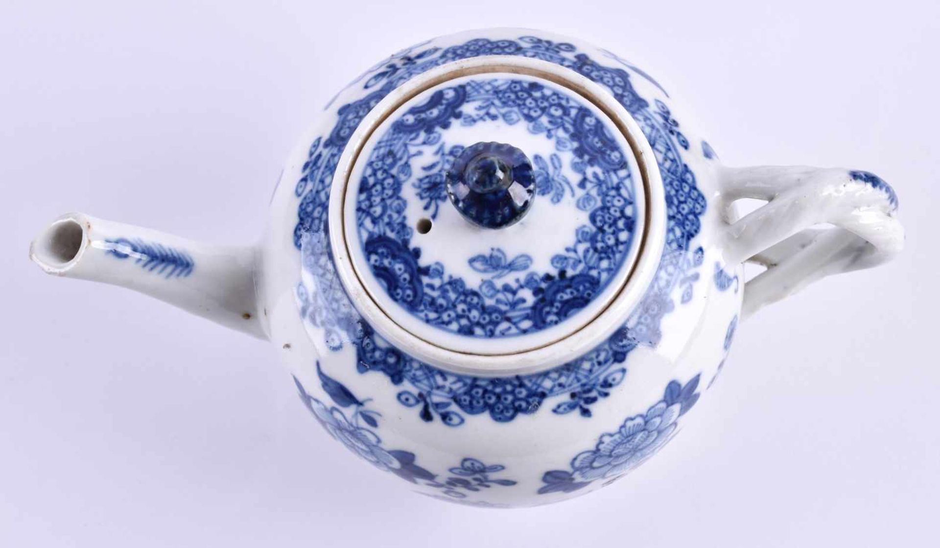 Teekanne China, Qing Periode, Kangximit blau-weiß Malerei, keine Beschädigung ersichtlich, H: ca. - Image 2 of 5