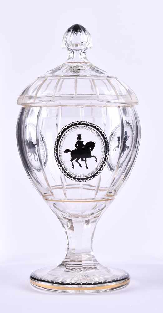 Deckelpokal STEINSCHÖNAU-HAIDA um 1920farbloses Glas, handgeschliffen, Silhouettenmalerei,