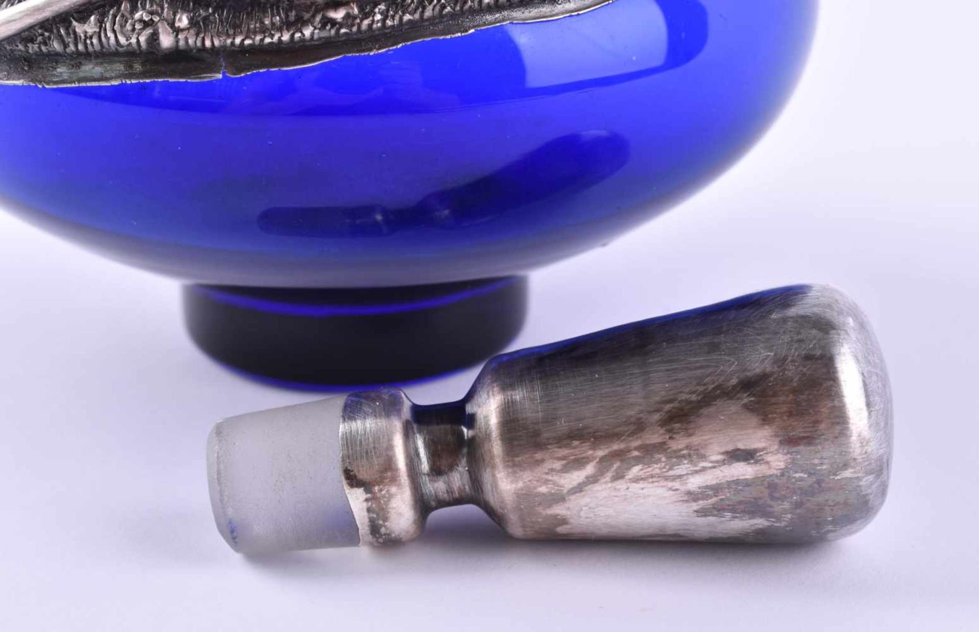 Parfum Flakon Domuz Israel wohl um 1920blaues Glas mit schwerer 925/000 Silbermontierung, mit - Bild 3 aus 3