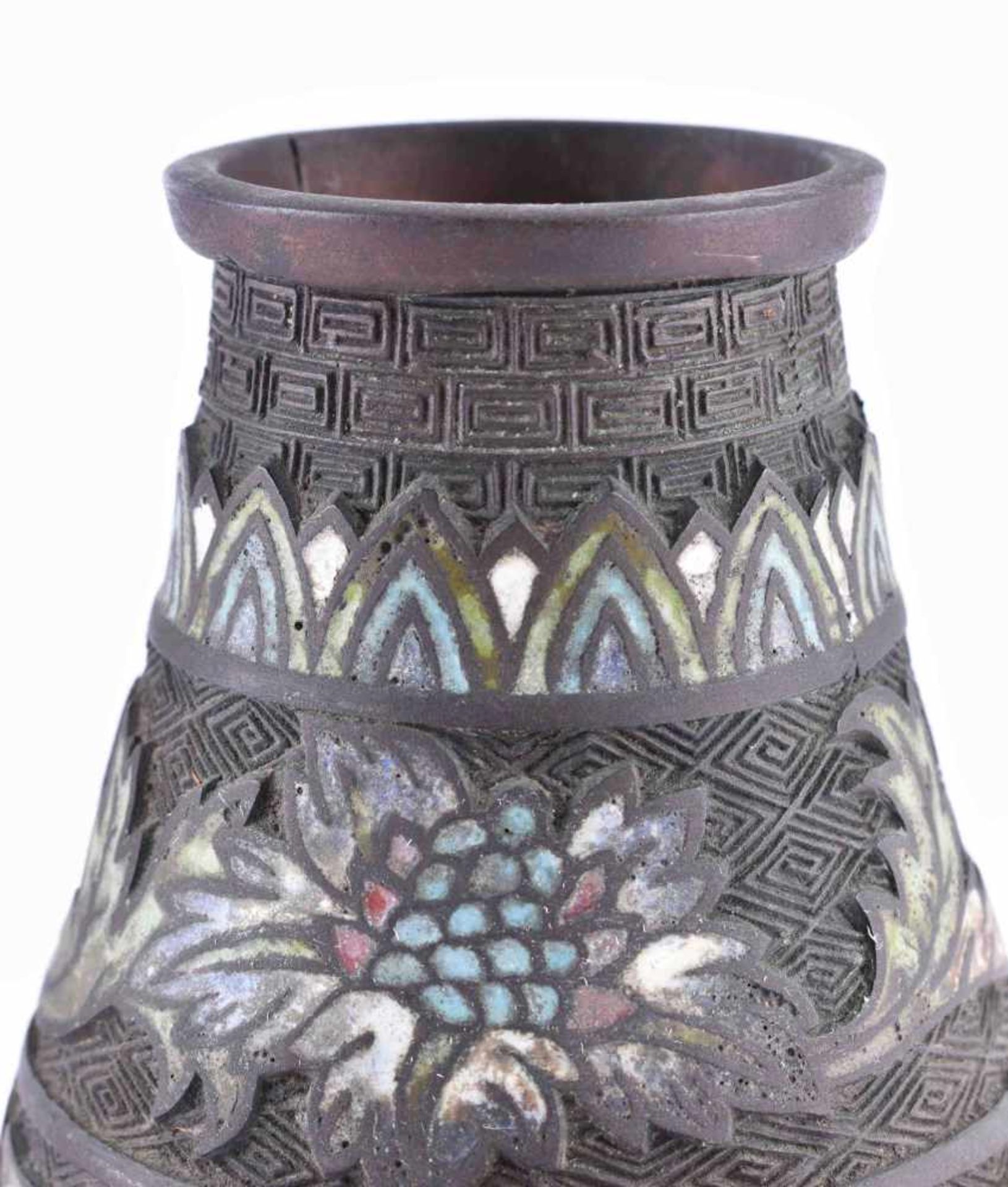 zwei Cloisonne Vasen ChinaBronze, H: 9,5 cm und 18 cmtwo cloisonne vases Chinabronze, height: 9.5 cm - Bild 2 aus 5