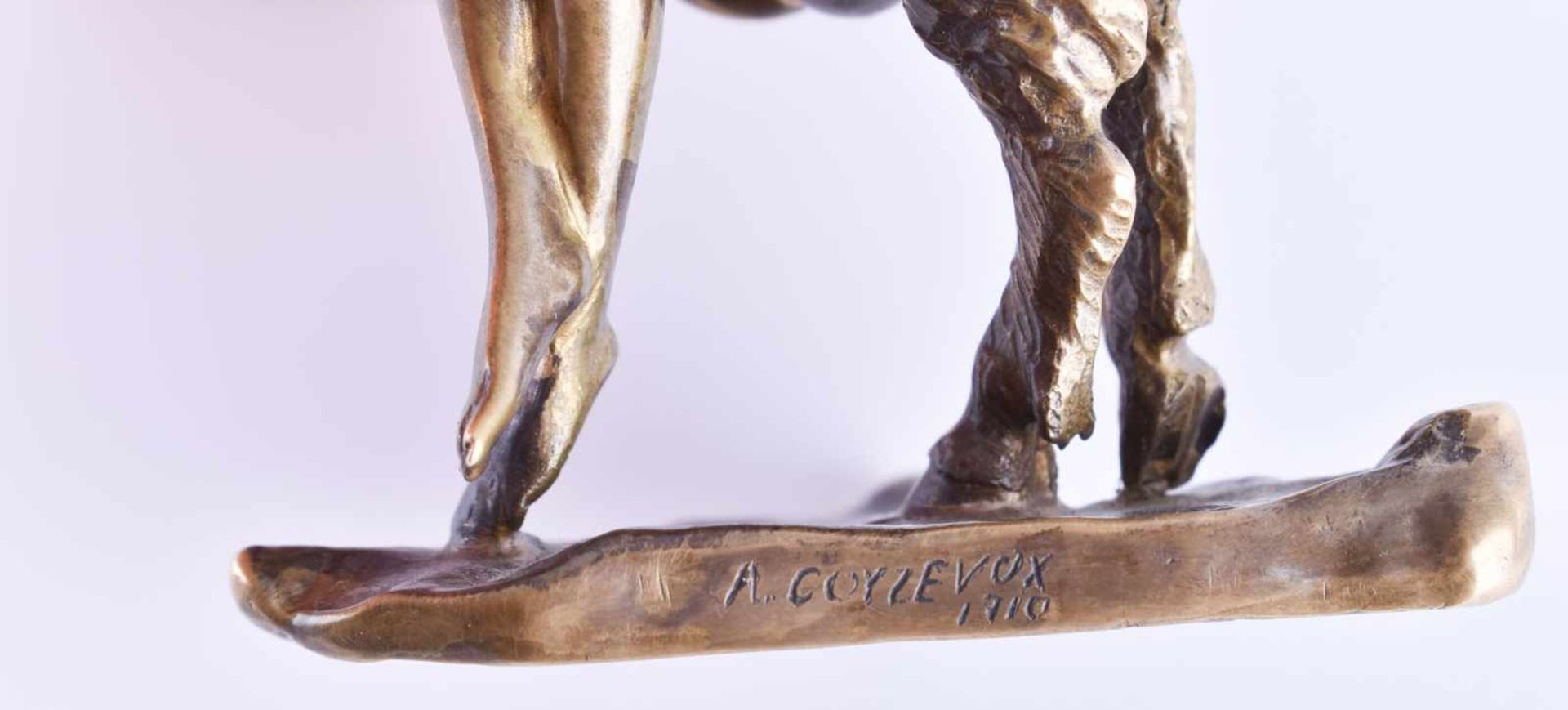 Künstler des 19. Jhd."Ohne Titel"Skulptur- Bronze, H: 9 cm,seitlich in der Plinthe ungedeutet - Bild 4 aus 4