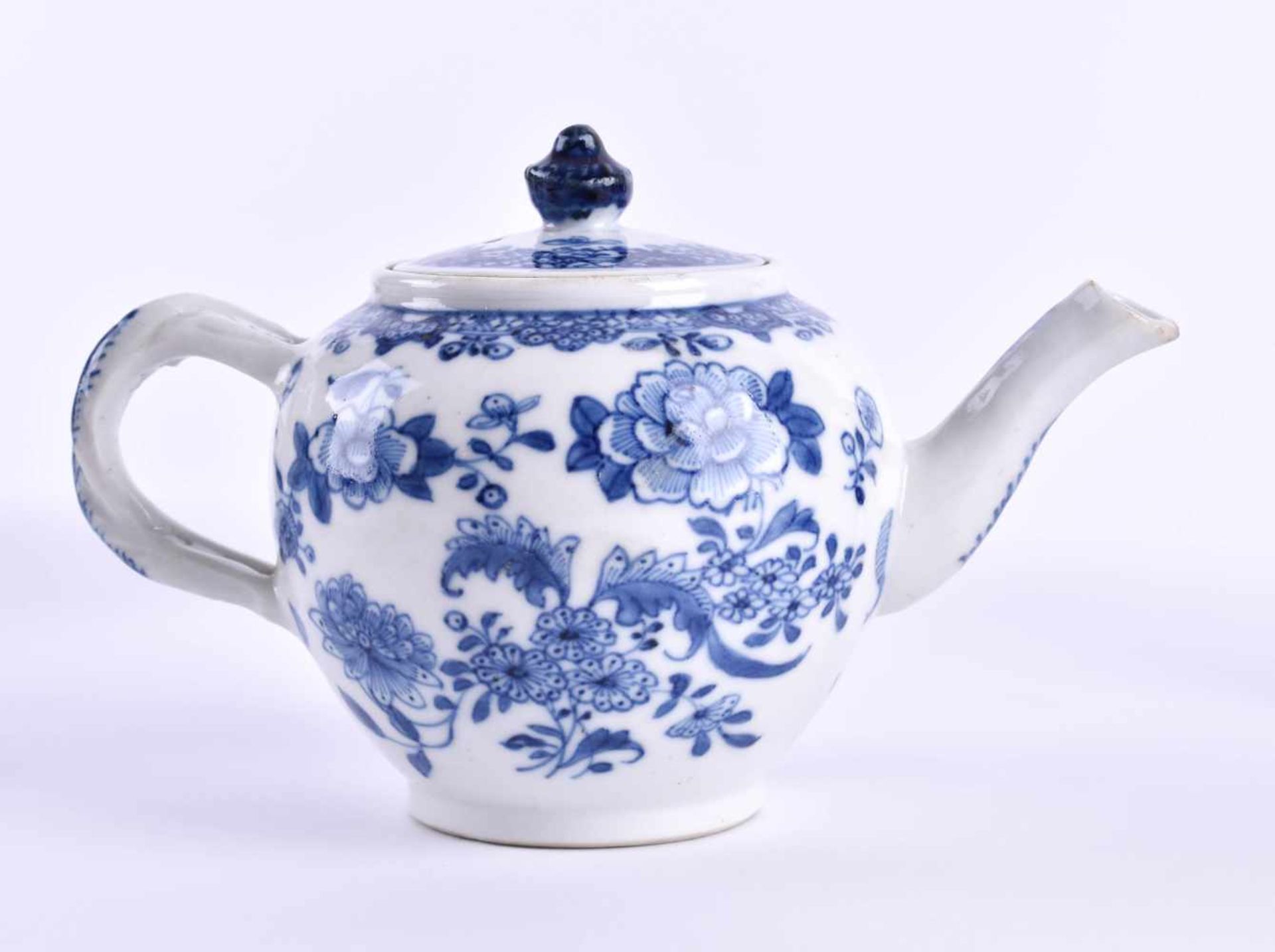 Teekanne China, Qing Periode, Kangximit blau-weiß Malerei, keine Beschädigung ersichtlich, H: ca.