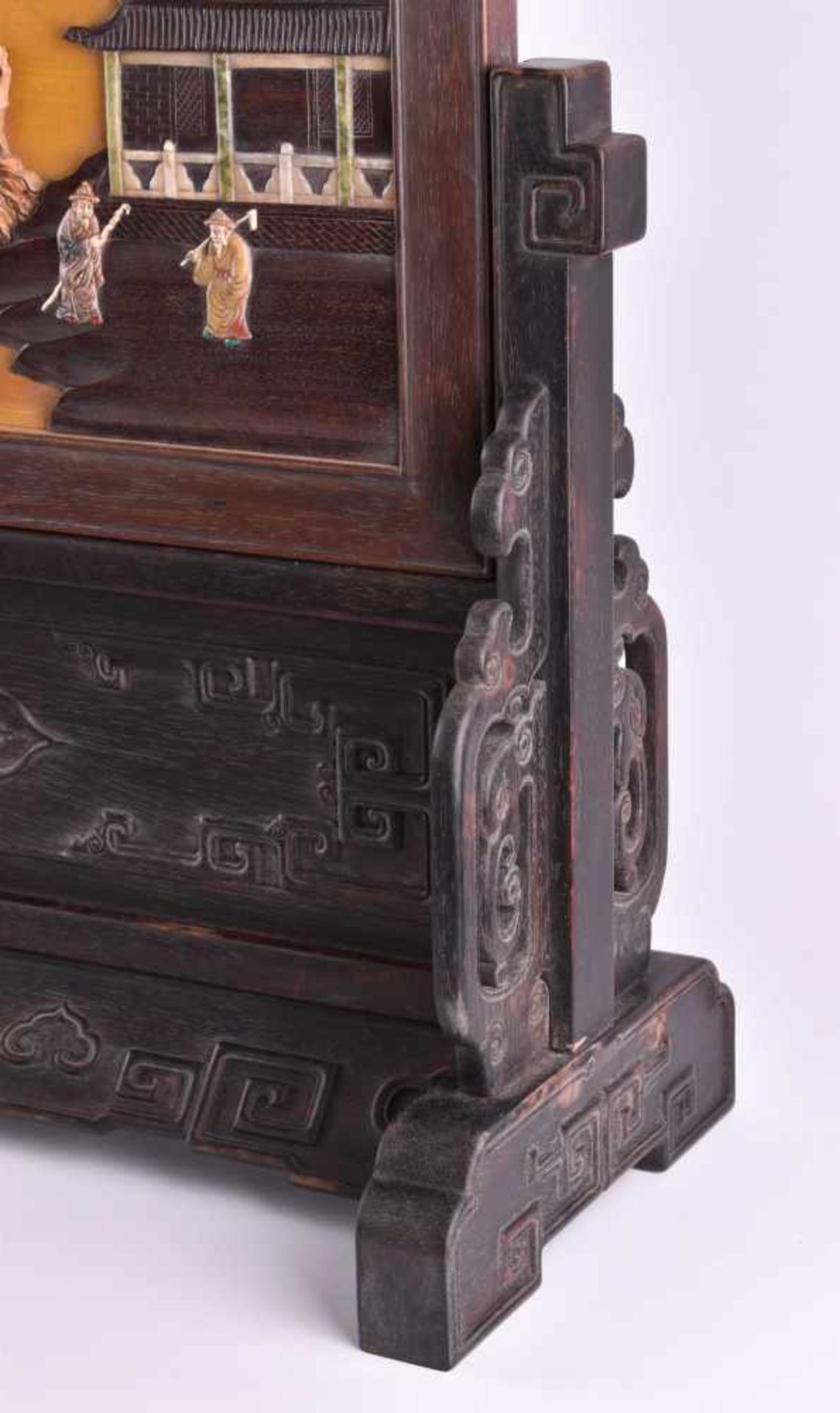 Imposanter Höfischer Stellschirm China Qing Periode, Guangxù?schauseitig Darstellung einer - Image 9 of 9