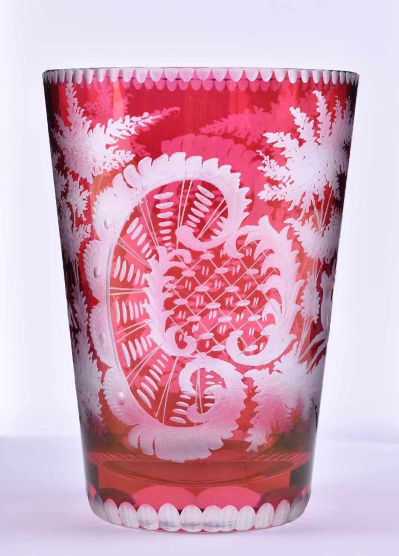 Vase Böhmen um 1900umlaufend verziert mit jagdlichem Schliffdekor, unterm Stand verschliffener - Bild 2 aus 4