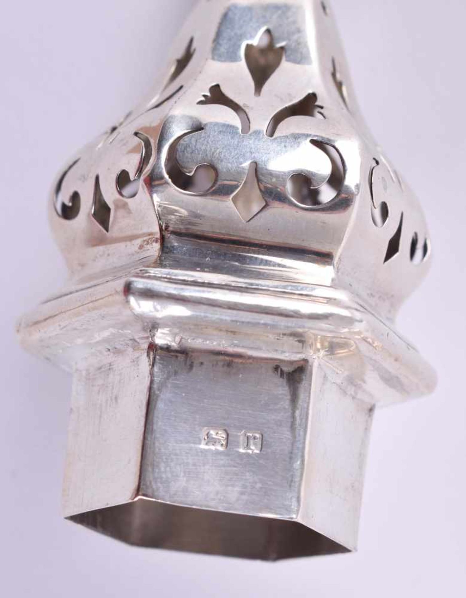 Salt shaker Englandsterling silver, hallmarked, height: 17 cm, weight approx. 95 g.Salzstreuer - Bild 3 aus 4