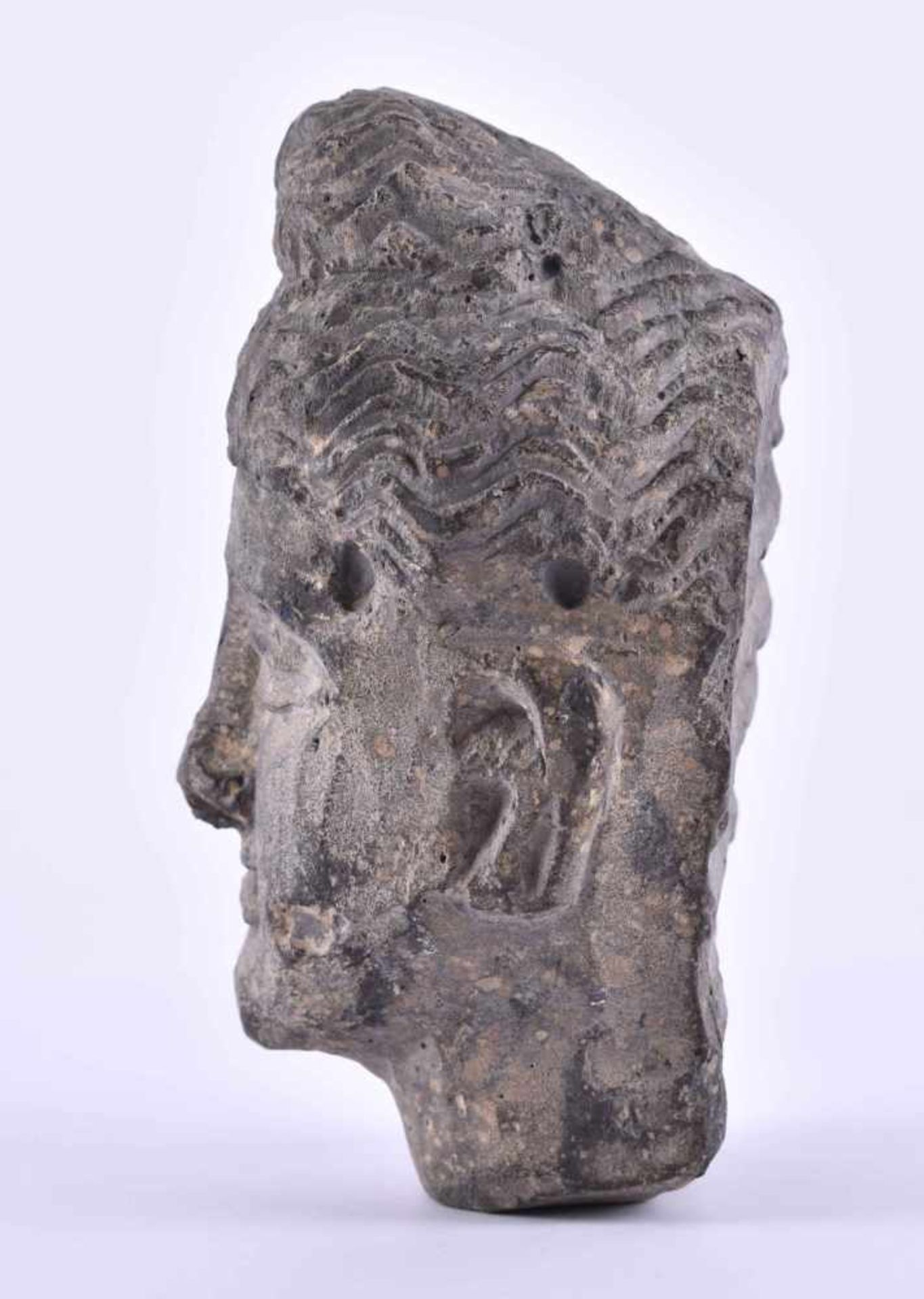 Gandhara head (2nd - 3rd century after Christ)slate, finely carved, about 13.8 cm x 9.2 cm x 7.3 - Image 2 of 5