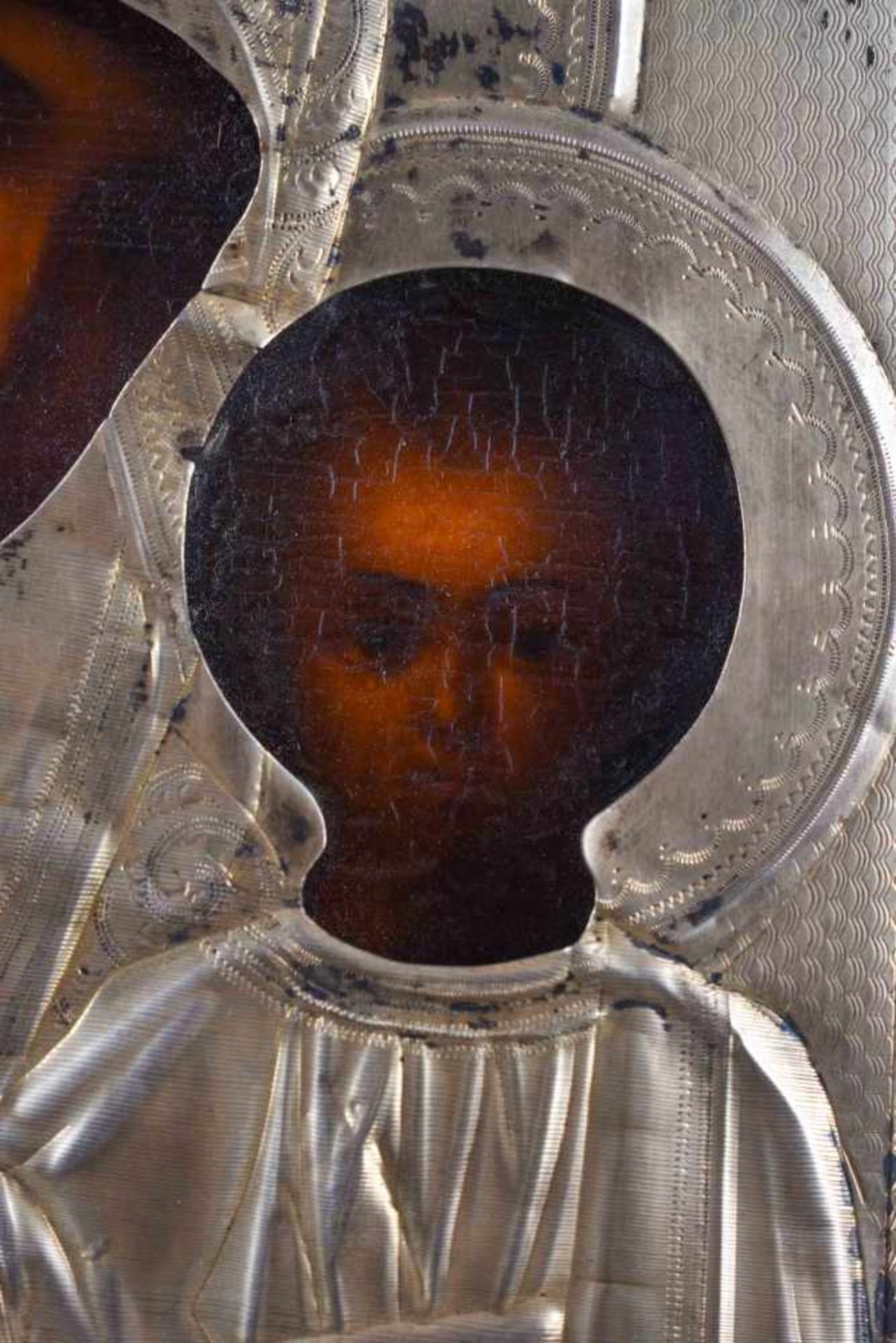 Icon Russia 19th centurywith silver ornaments gildet, mother of Kasan", egg tempera on wood, - Bild 3 aus 4