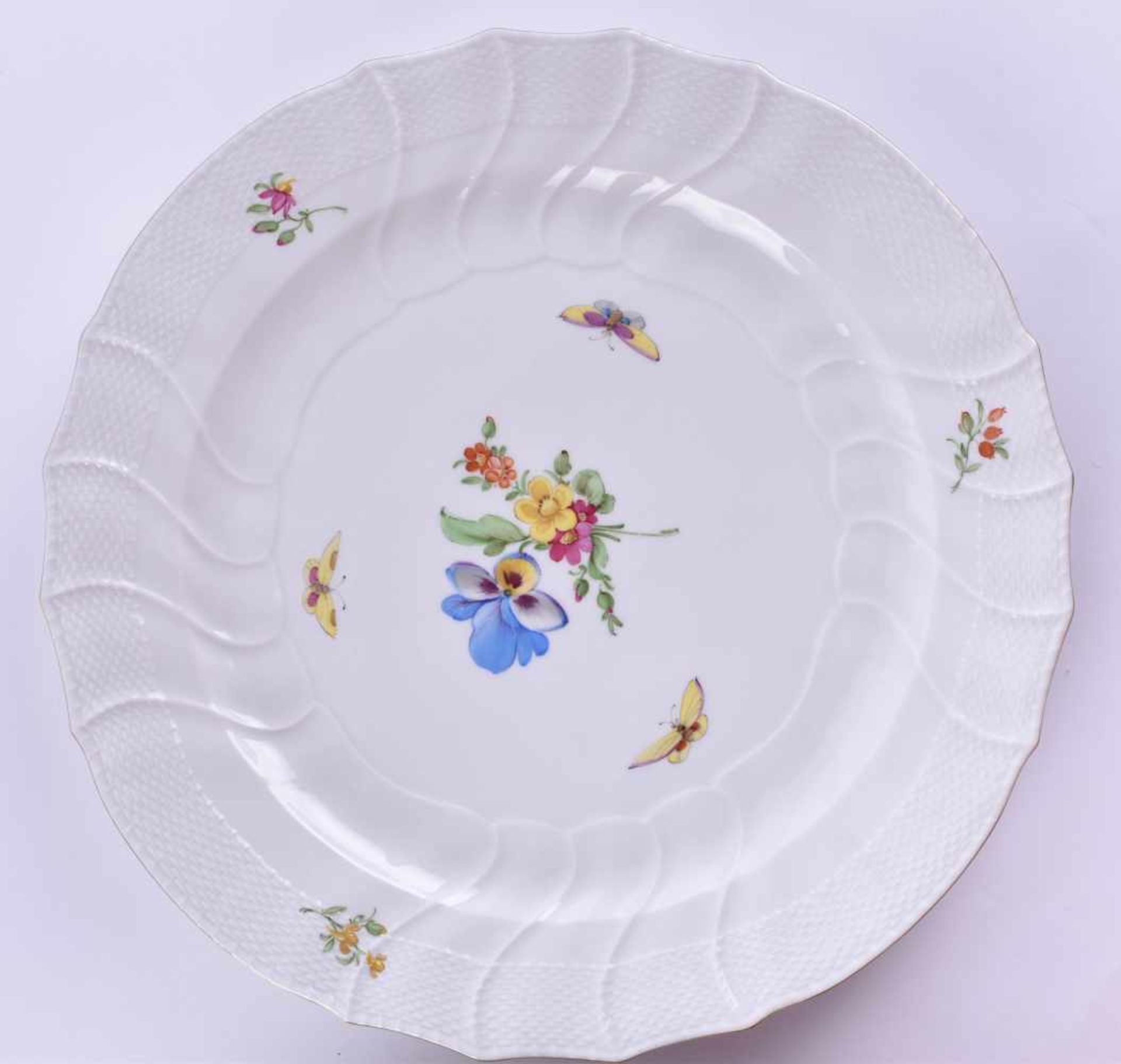 5 plates KPM Berlin 1962-1992colored and gold decorated with floral and butterfly decoration, blue - Bild 2 aus 5