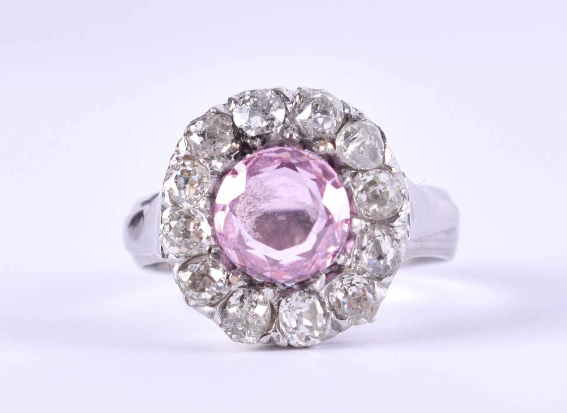 Diamond ring around 1920 / 30white gold 585/000, center pink stone, set all around with diamonds,