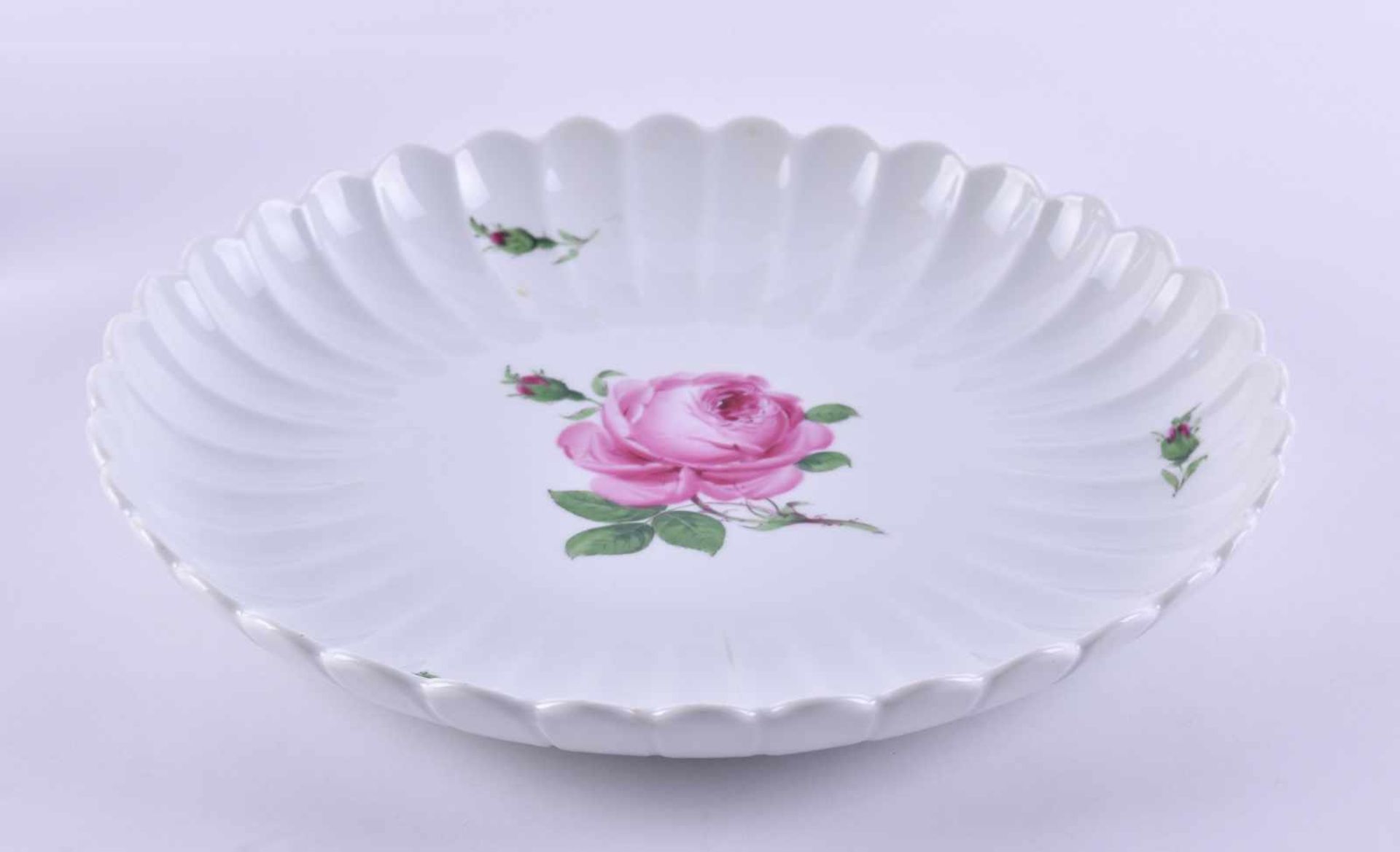 Cake plate Meissen PfeifferzeitRed rose decor, fan edge, blue sword mark, 2nd choice, Ø 27 - Bild 2 aus 6