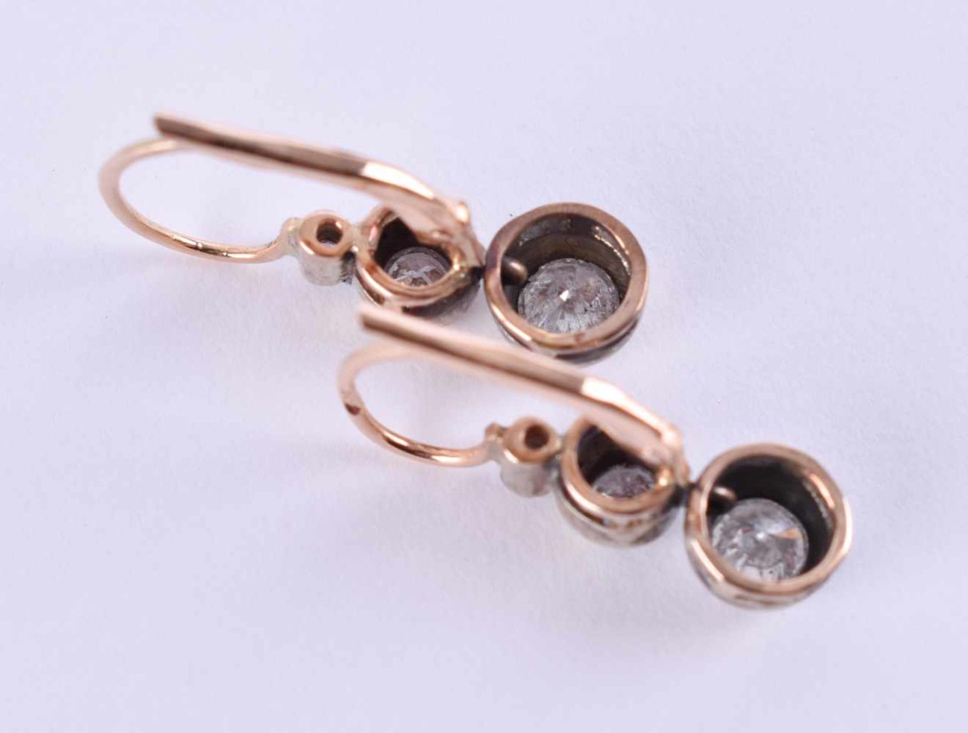 Pair of earrings Russia around 1910yellow gold / white gold 56 Zolotnik, each set with 3 diamonds, - Bild 4 aus 5