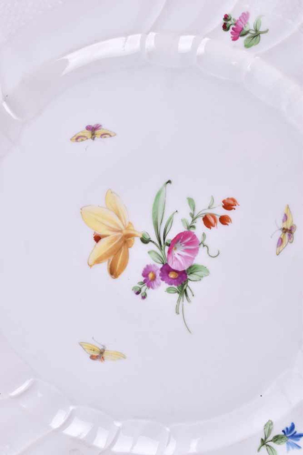 4 plates KPM Berlin 1962-1992colored and gold decorated with floral and butterfly decoration, blue - Bild 4 aus 5