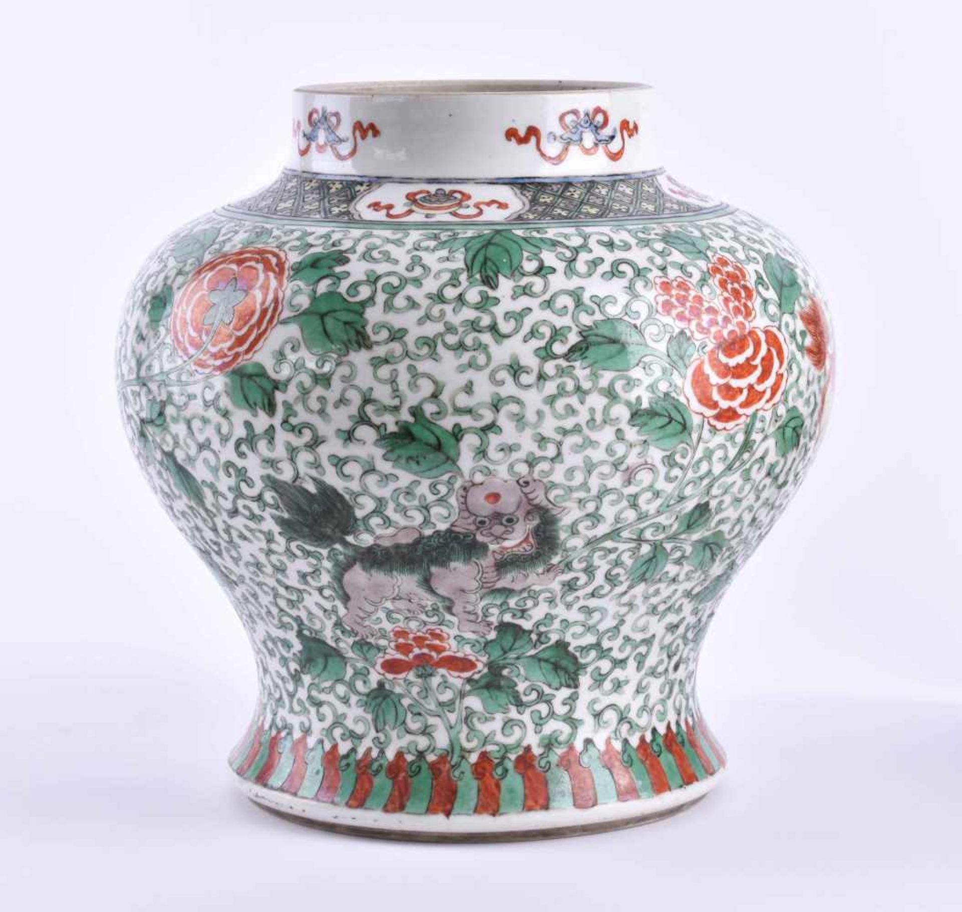 Famille Verte shoulder pot China Qing period, Daoguang?circumferential painted in different colors - Image 2 of 8