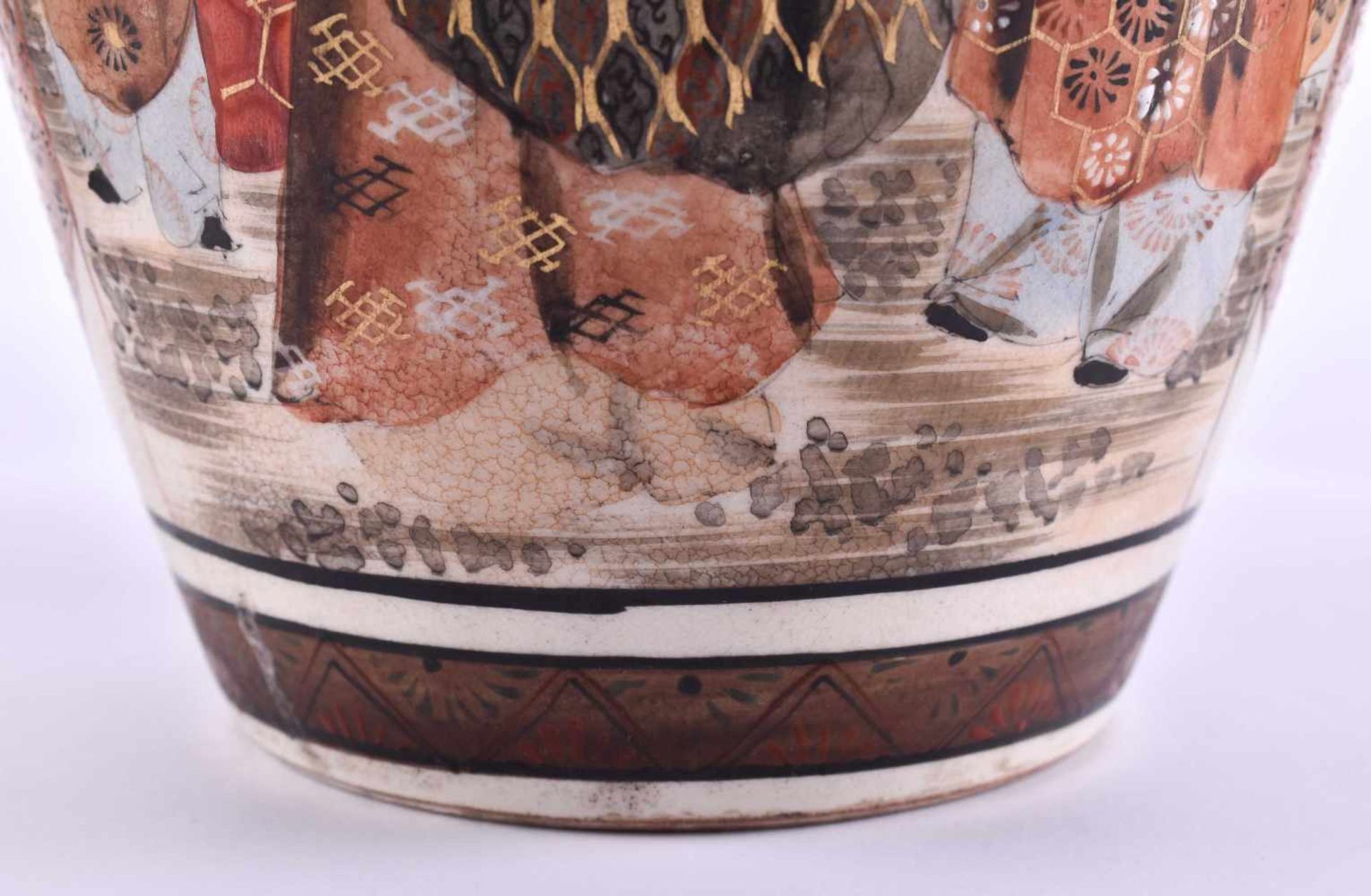 Satsuma vase Japan Meiji periodcolored and gold decorated, circumferentially painted with very - Image 5 of 6