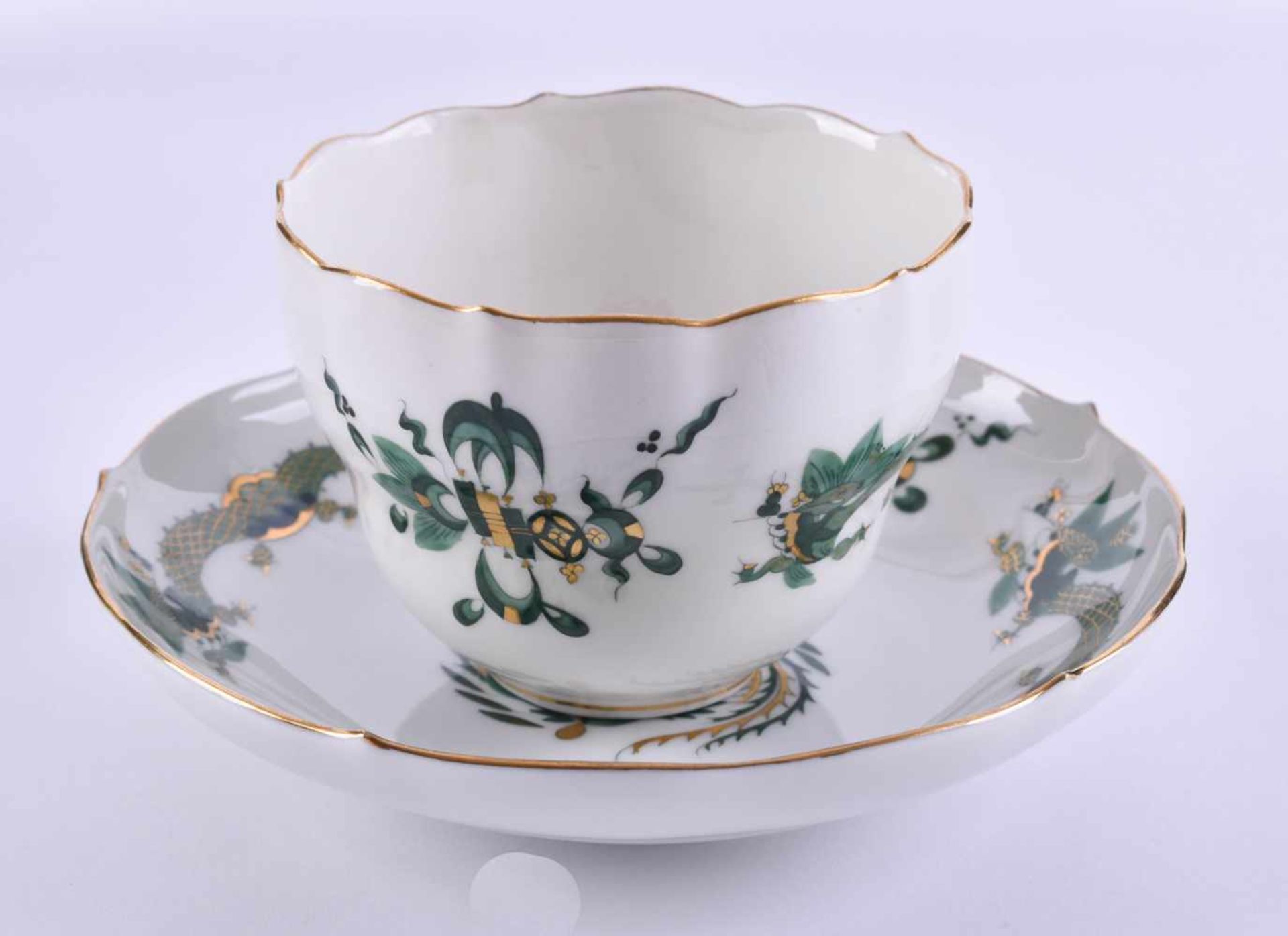 Coffee and saucer MeissenDecor green goldfish , goldstaffiert, blue sword mark, 1st choiceKaffee- - Bild 2 aus 5