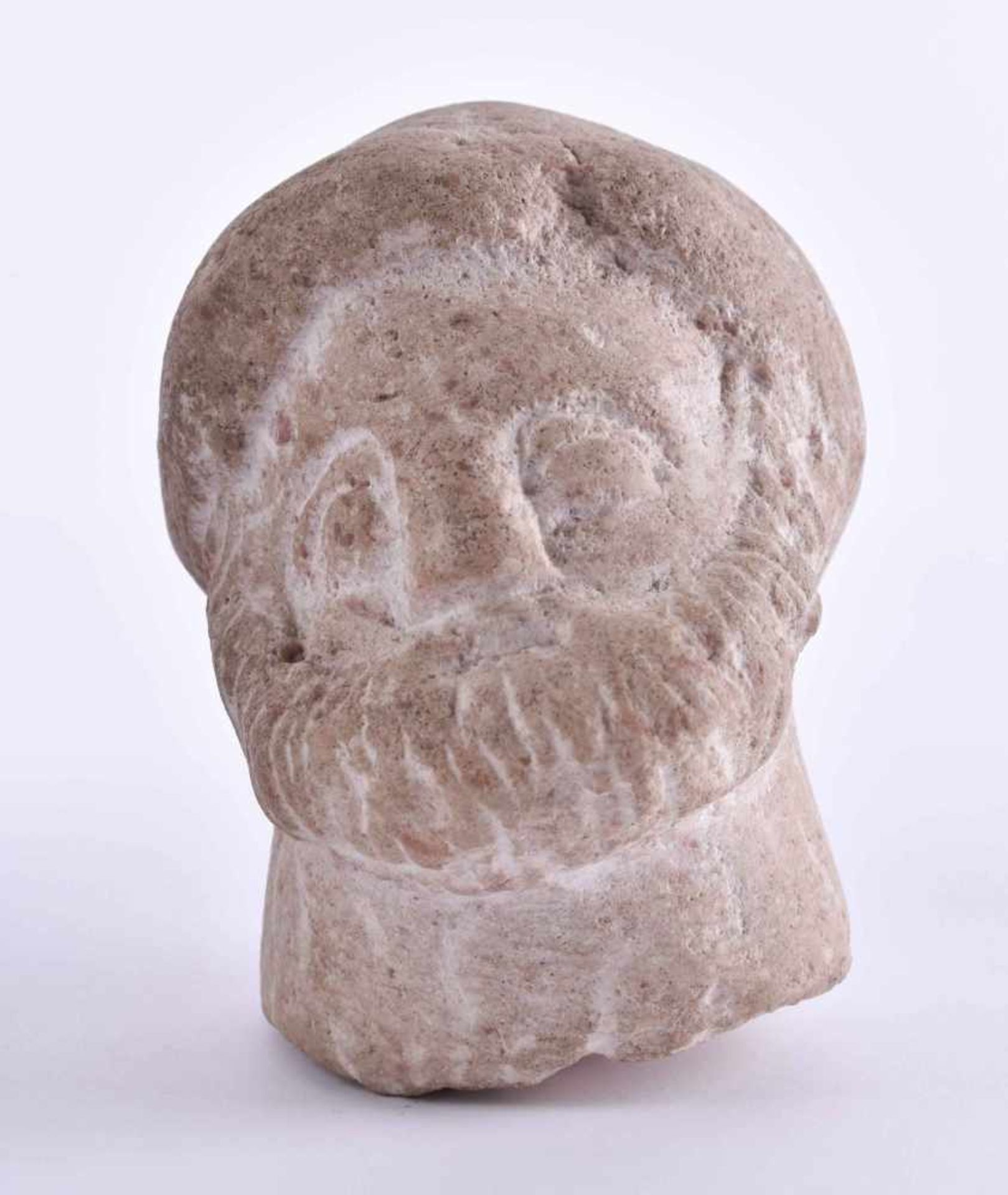 Middle East, helmet (800-300 BC)marble, finely carved, about 10.6 cm x 9 cm x 7.6 cmNaher Osten,