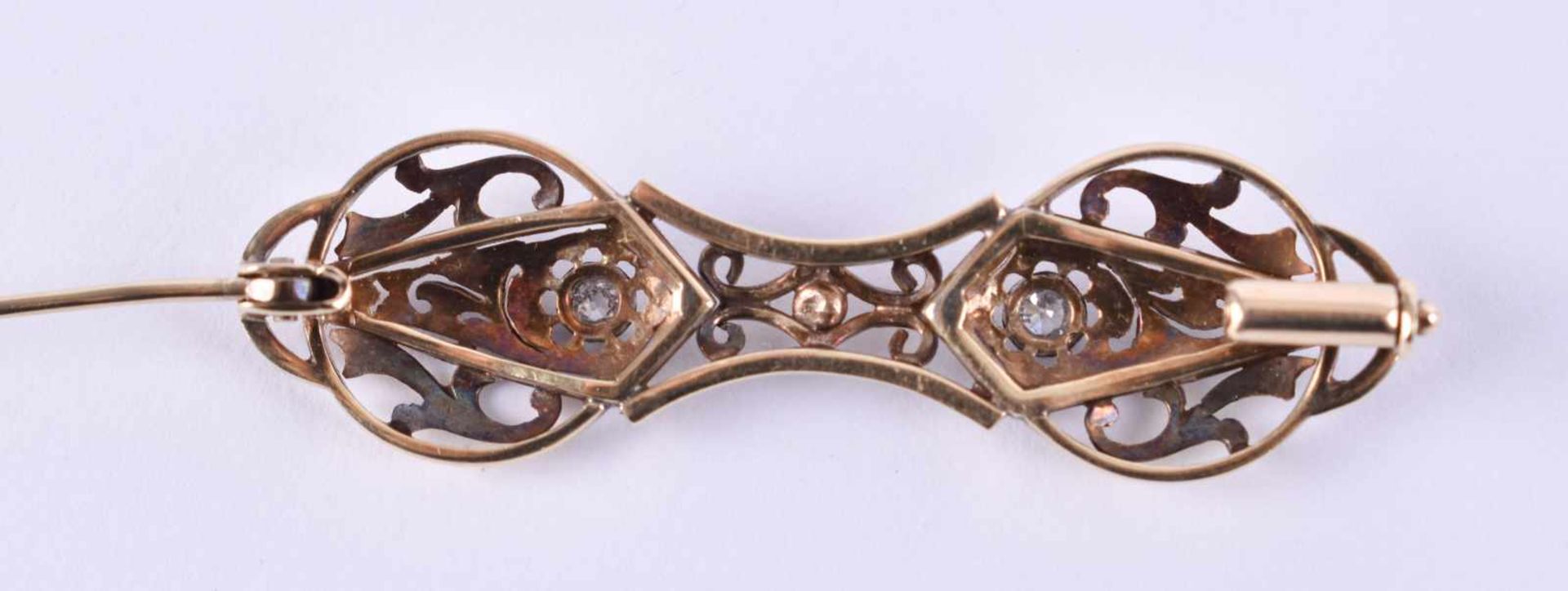 Art Deco brilliant broochyellow gold / white gold 585/000, 45 mm x 10 mm, set with 2 small diamonds, - Bild 3 aus 3