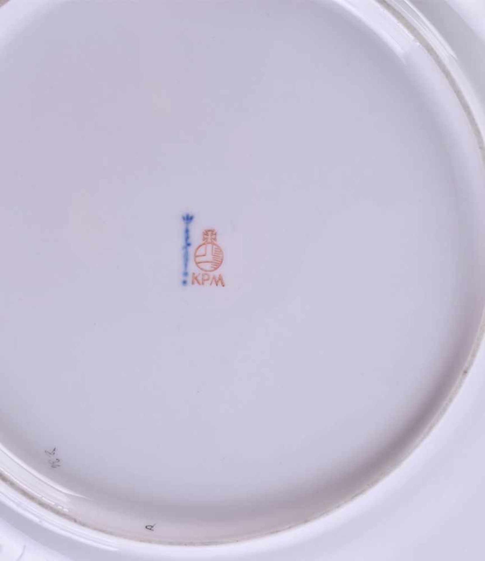 5 plates KPM Berlin 1962-1992colored and gold decorated with floral and butterfly decoration, blue - Bild 4 aus 4