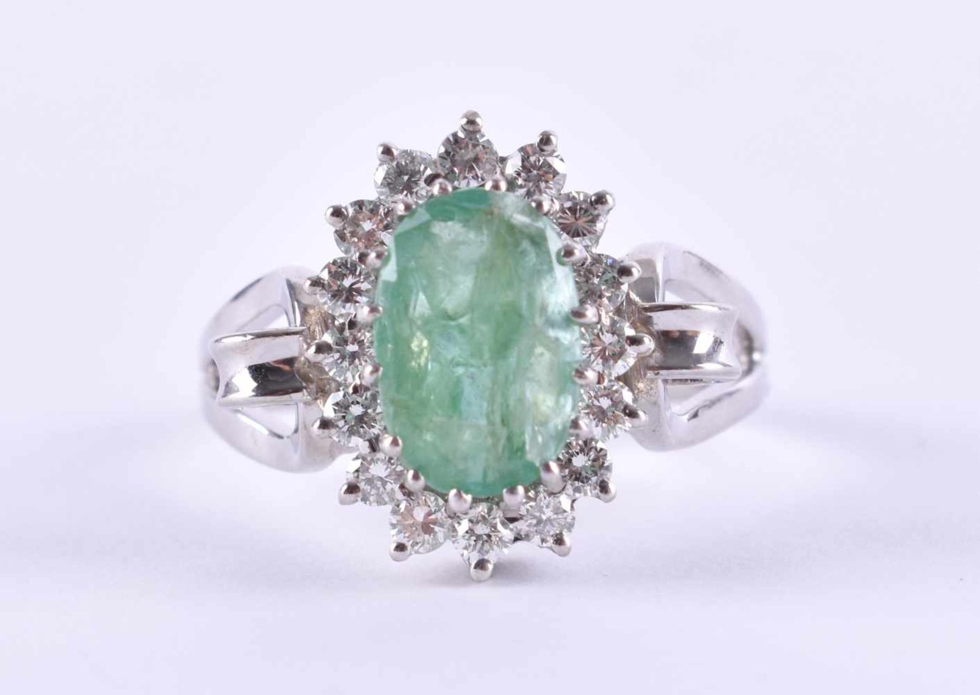 Emerald diamond ringwhite gold 750/000, central natural emerald over 2.00 ct, all around set with