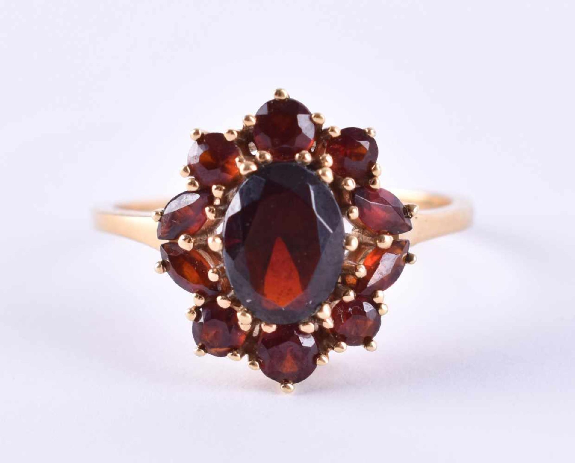 Garnet ringyellow gold 750/000, ring size approx. 56, total weight approx. 3.6 g.GranatringGG 750/