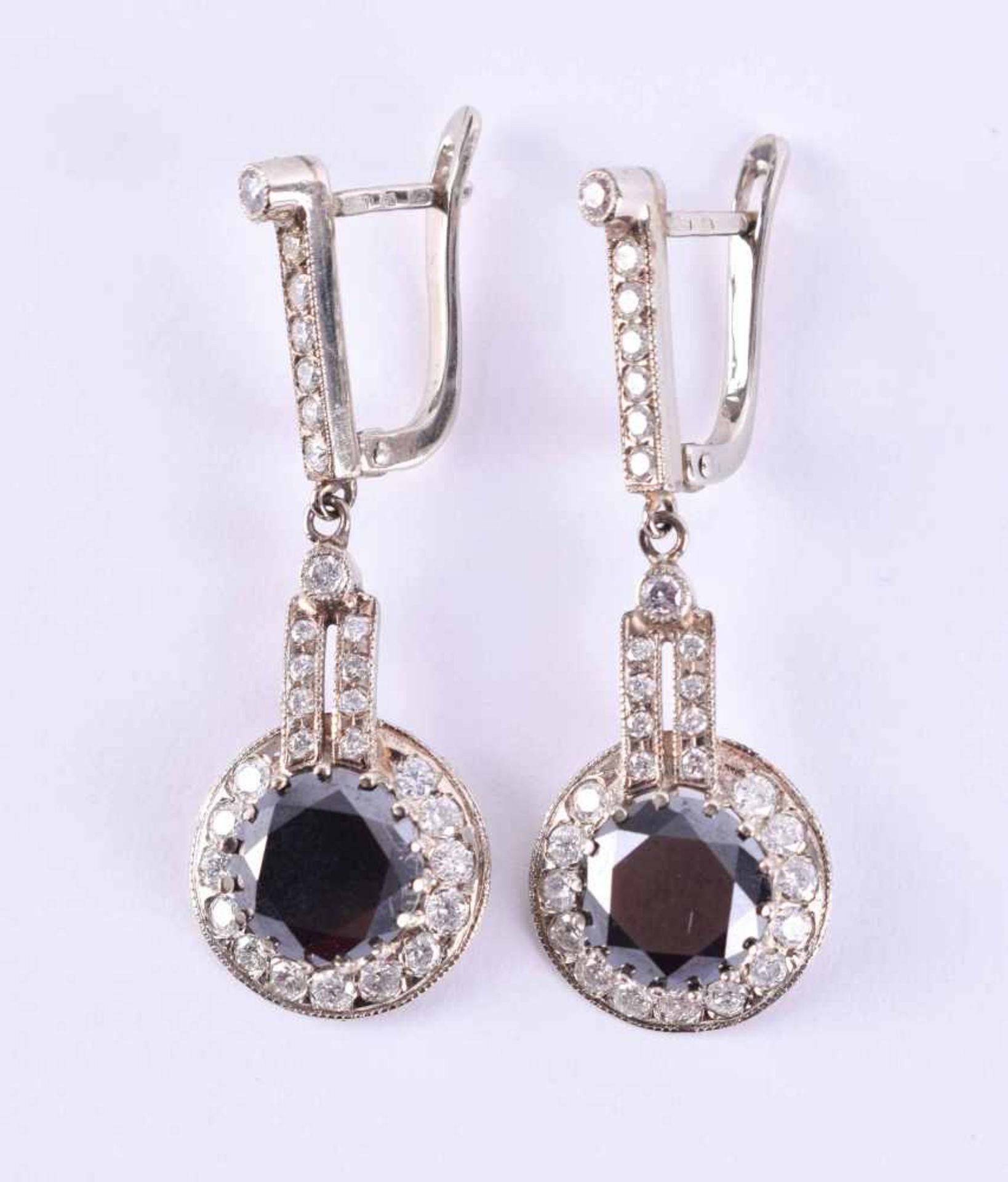 Brillant earringswhite gold 585/000, in the center each 1 black diamond approx. 2.00 ct, all