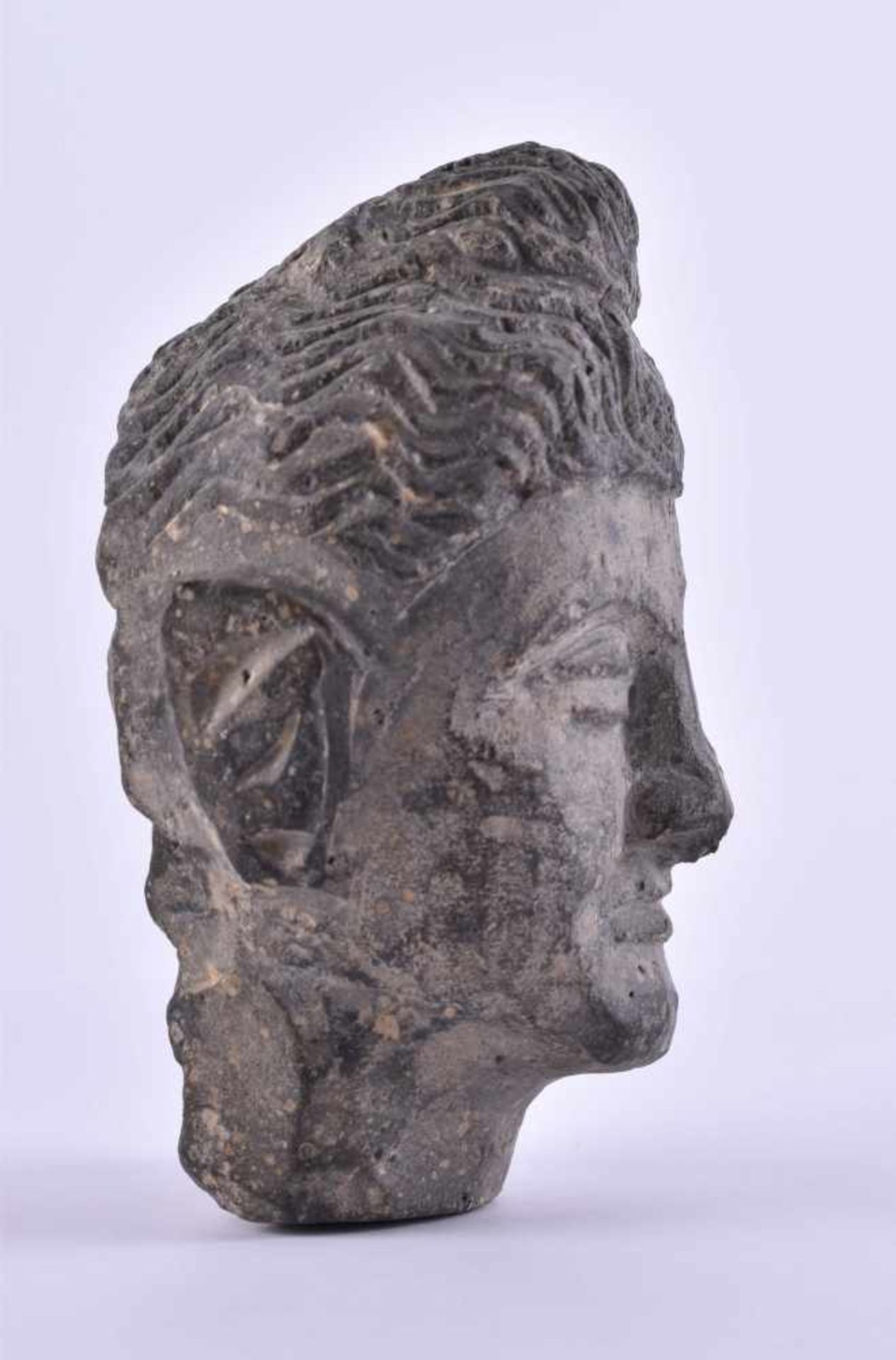 Gandhara head (2nd - 3rd century after Christ)slate, finely carved, about 13.8 cm x 9.2 cm x 7.3 - Image 4 of 5