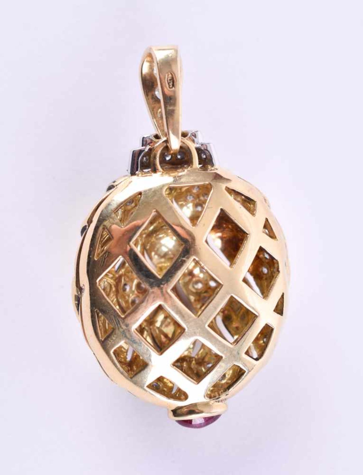 Pendantyellow gold 750/000, in the form of a pineapple, 3.7 cm x 2.4 cm, set all around with small - Bild 4 aus 4