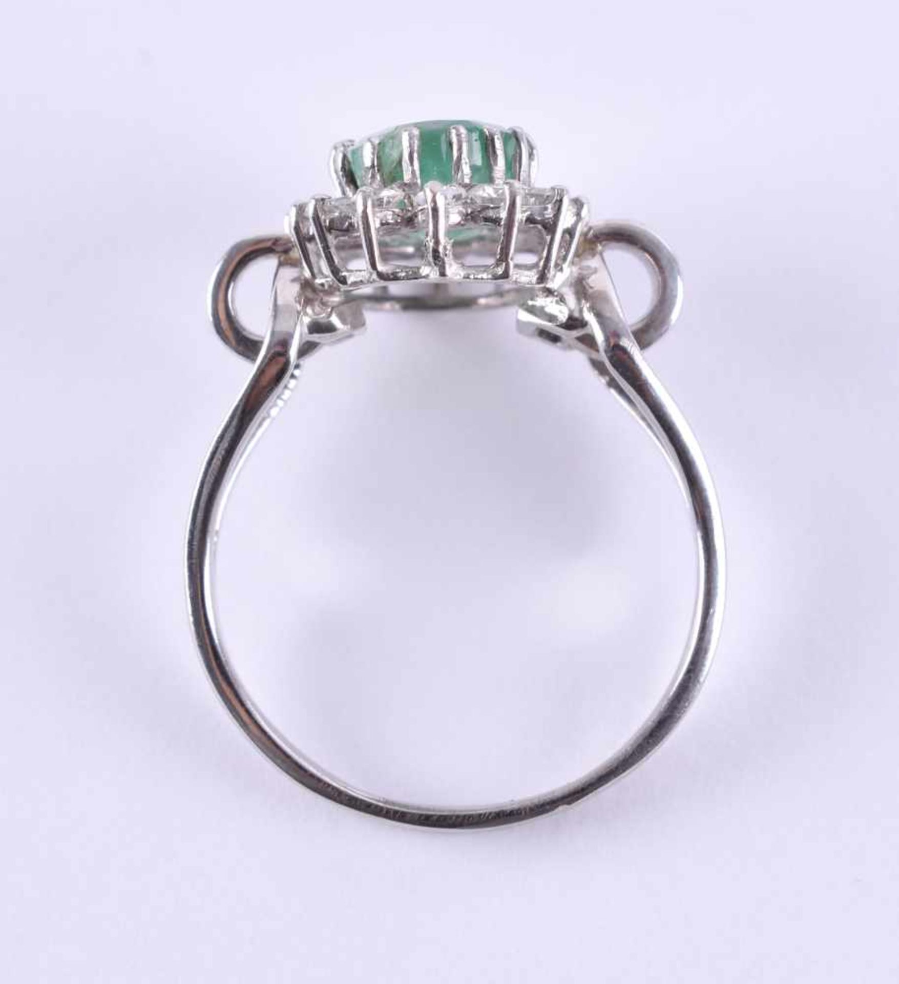 Emerald diamond ringwhite gold 750/000, central natural emerald over 2.00 ct, all around set with - Bild 5 aus 5