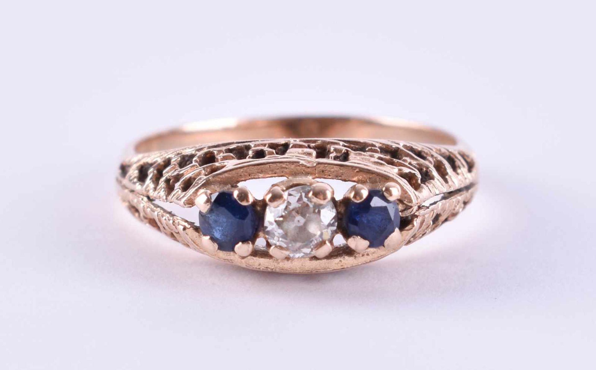 Ladies ring around 1920 / 30yellow gold 585/000 tested, set with a diamond 0.15 ct and 2 small