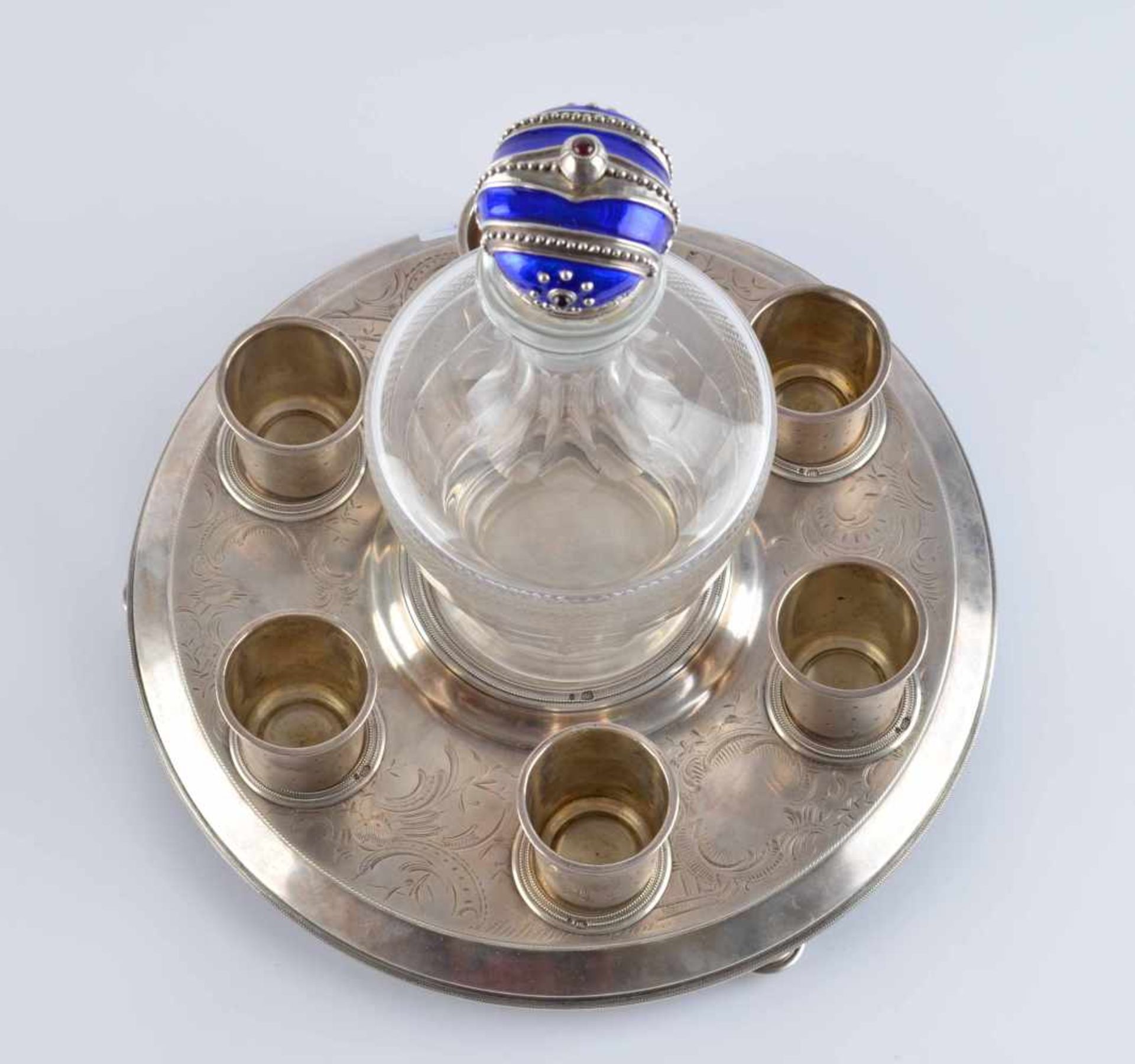 Vodka decanter and six vodka cups. Russiatray and cup silver tested and with cyrillic master's - Bild 2 aus 4