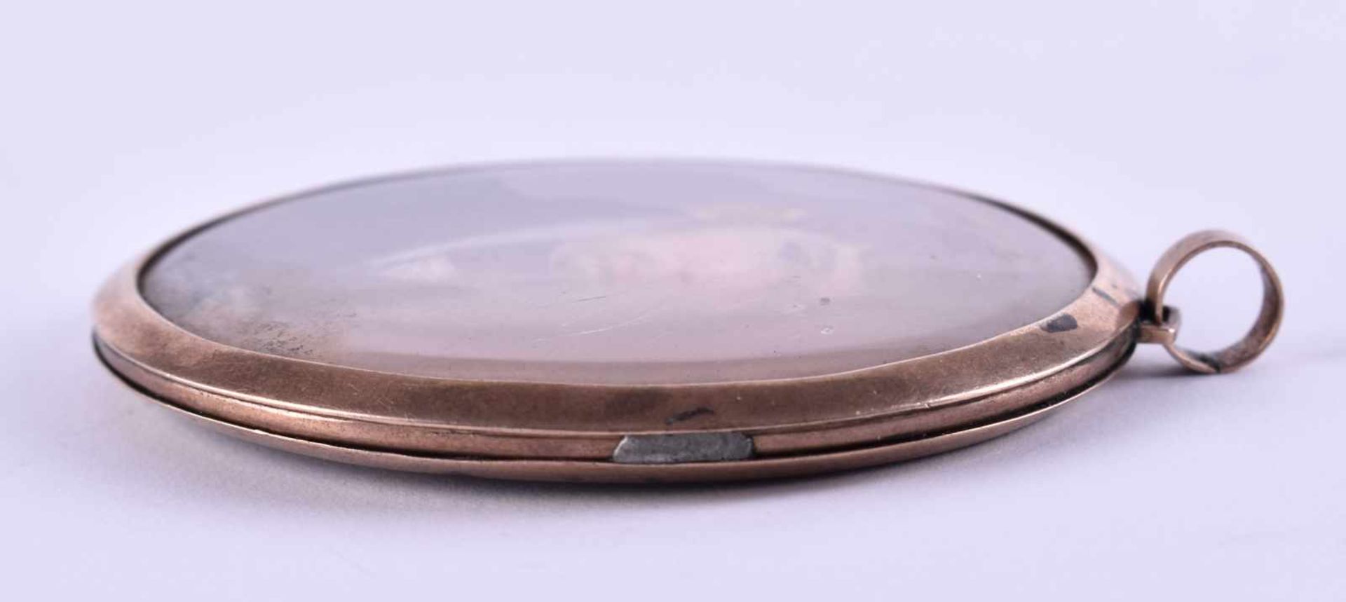 Biedermeier Medaillon- Anhänger um 1810/20Schaumgold 333/000, oval 6 cm x 4,5 cm, vorderseitig - Bild 4 aus 4