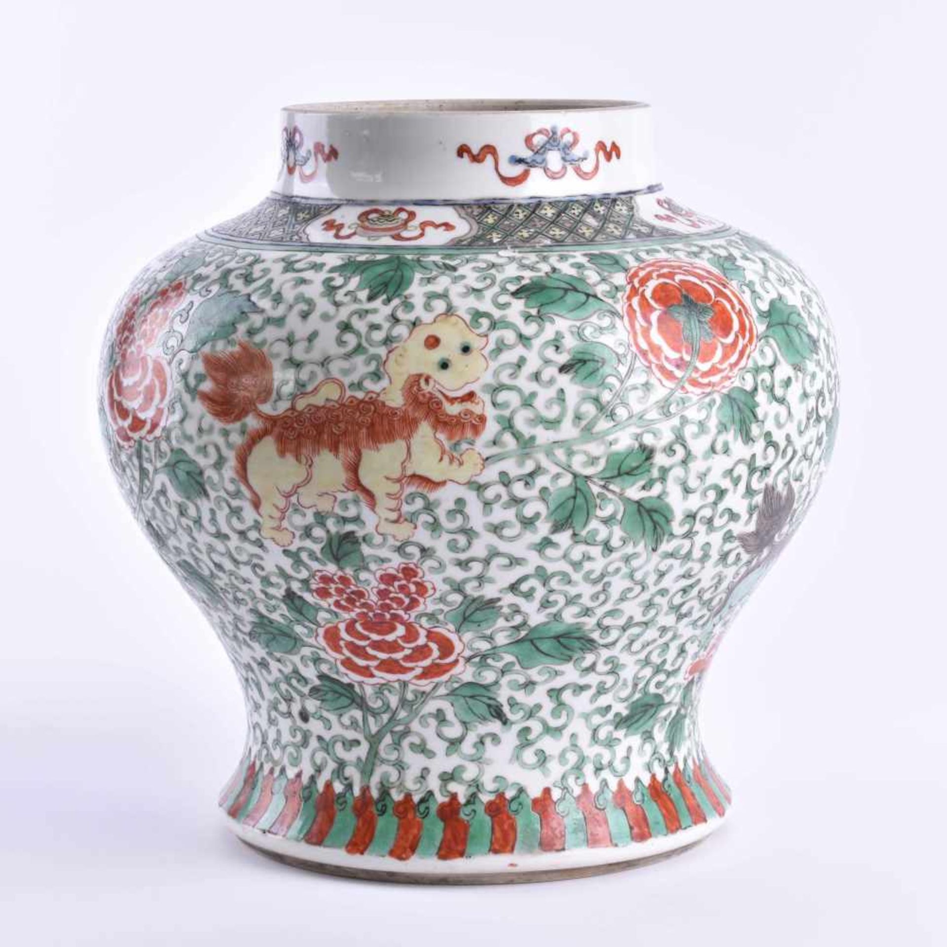 Famille Verte shoulder pot China Qing period, Daoguang?circumferential painted in different colors - Image 3 of 8