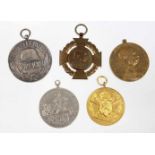2 Medaillen Franz Joseph I. u.a.Österreich, Jubiläums Erinnerungsmedaille 1898 u. Kreuz zum 60