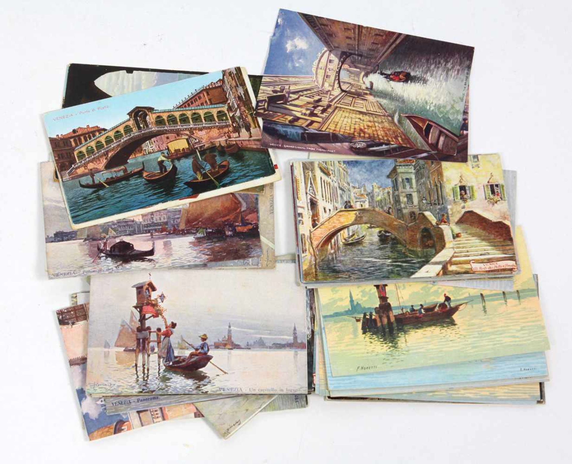60 Ansichtskarten ItalienKünstlerkarten mit versch. italienischen Ansichten, unbeschrieben, gut