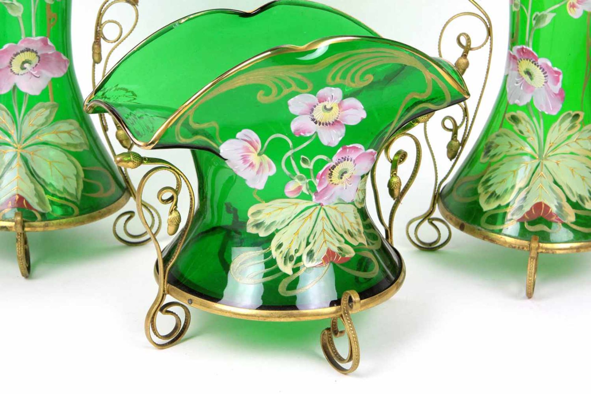 3 Jugendstil Vasen um 1910grünes Glas mundgeblasen, mit Abriß, taillierte, rechteckig ausschwingende - Bild 2 aus 3