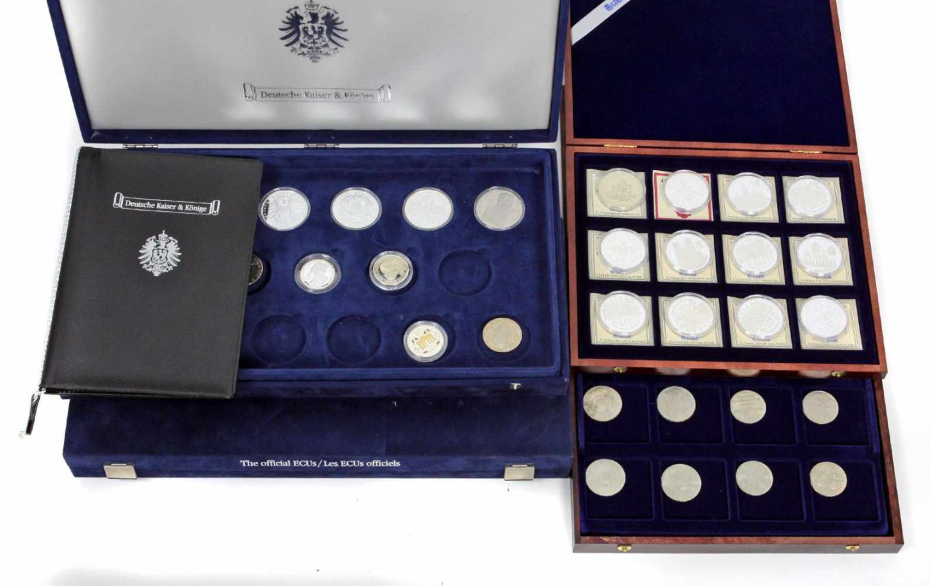 Münzensammlungverschiedene Serien in 4 Etuis, dabei 12 x *Die ersten EURO-Prägungen* 1996/97, 7 x 20