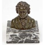 Beethoven BüsteBronze, Büste von Beethoven H ca. 8 cm auf quadratischem Marmorsockel ausgeführt, ca.