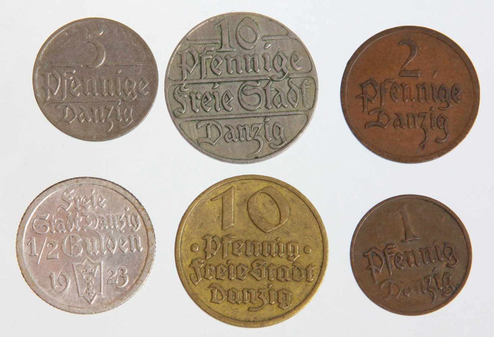 Münzen Freie Stadt Danzig 1923/326 Stück in versch. Materialien, Werstellungen 1, 2, 5 u. 2