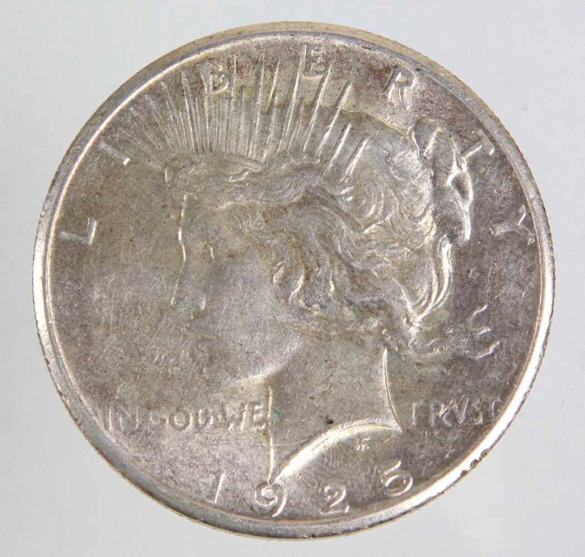 Peace Dollar Philadelphia 1925Silber, One Dollar 1925, sitzender Weißkopfseeadler mit Olivenzweig