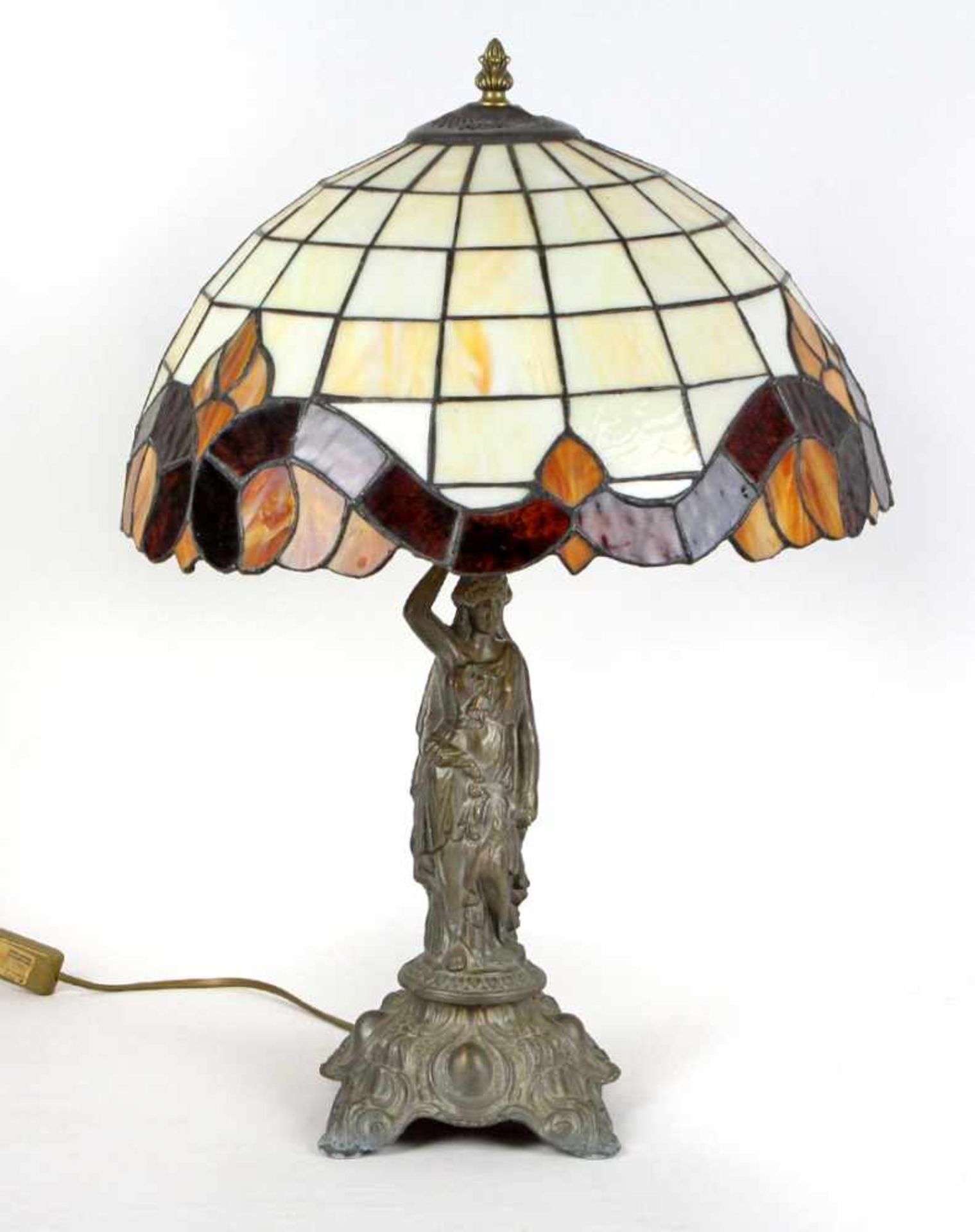 Tischlampe Tiffany Stilrunder Lampenschirm mit verschieden farbigen Flächen verziert, Ø ca. 40 cm,