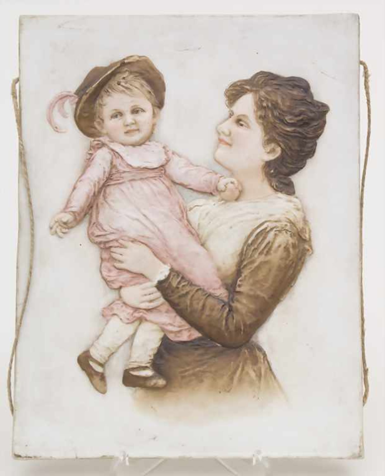 Biskuit Bildreliefplatte 'Mutter und Tochter' / A bisquit relief picture 'Mother and daughter', wohl