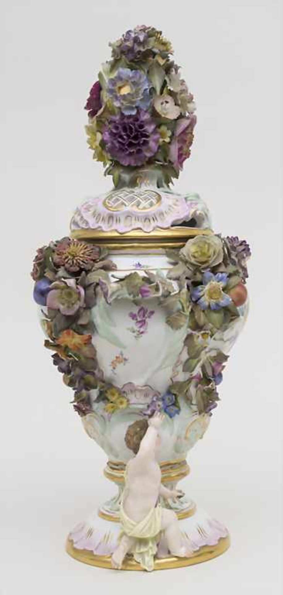 Potpourri-Vase mit Puttofiguren und Blumenranken / A pair of potpourri vases with cherubs and - Bild 7 aus 13