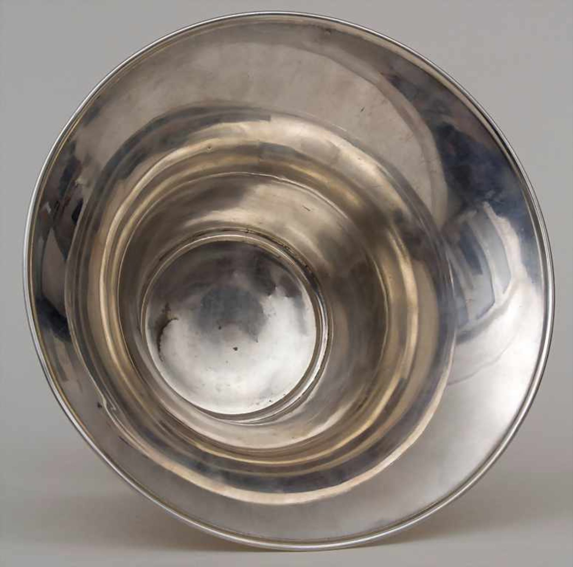 Art Déco Vase / An Art Deco silver vase, um 1925Material: Silber 830, Punzierung: Herstellermarke, - Bild 2 aus 5