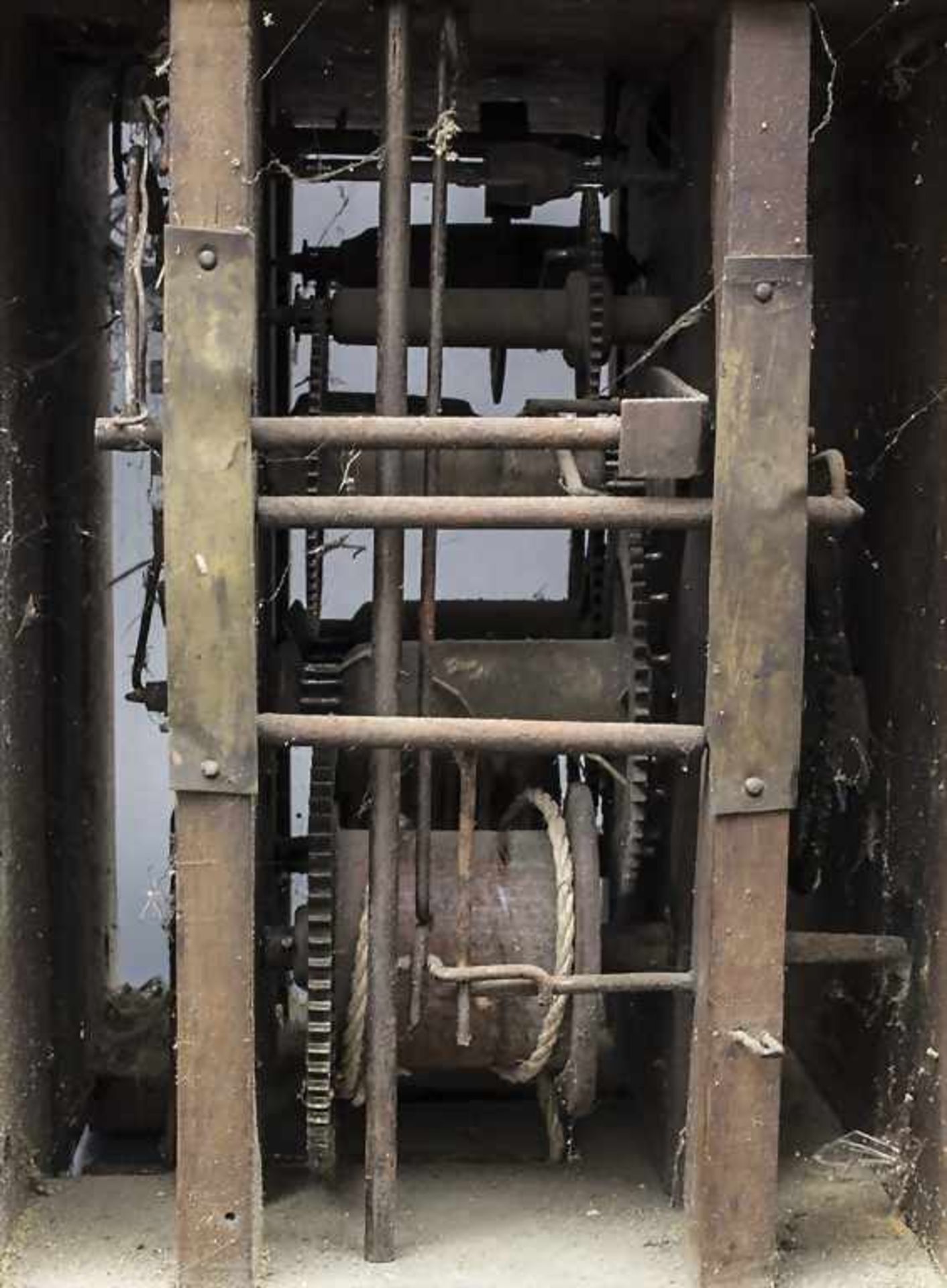 Schwarzwalduhr Lackschilduhr / A black forest clock, 19. Jh.Material: Holz, polychrom bemalt,Werk: - Bild 3 aus 6
