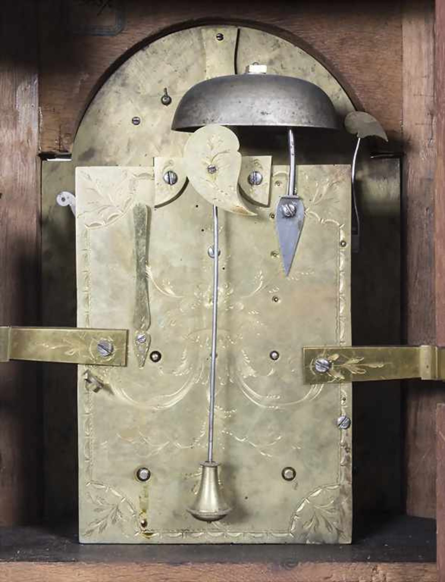 Barock Stutzuhr, Freres Melly, London, um 1770Gehäuse: Holz furniert (Mahagony),Ziffernblatt: Metall - Image 9 of 9