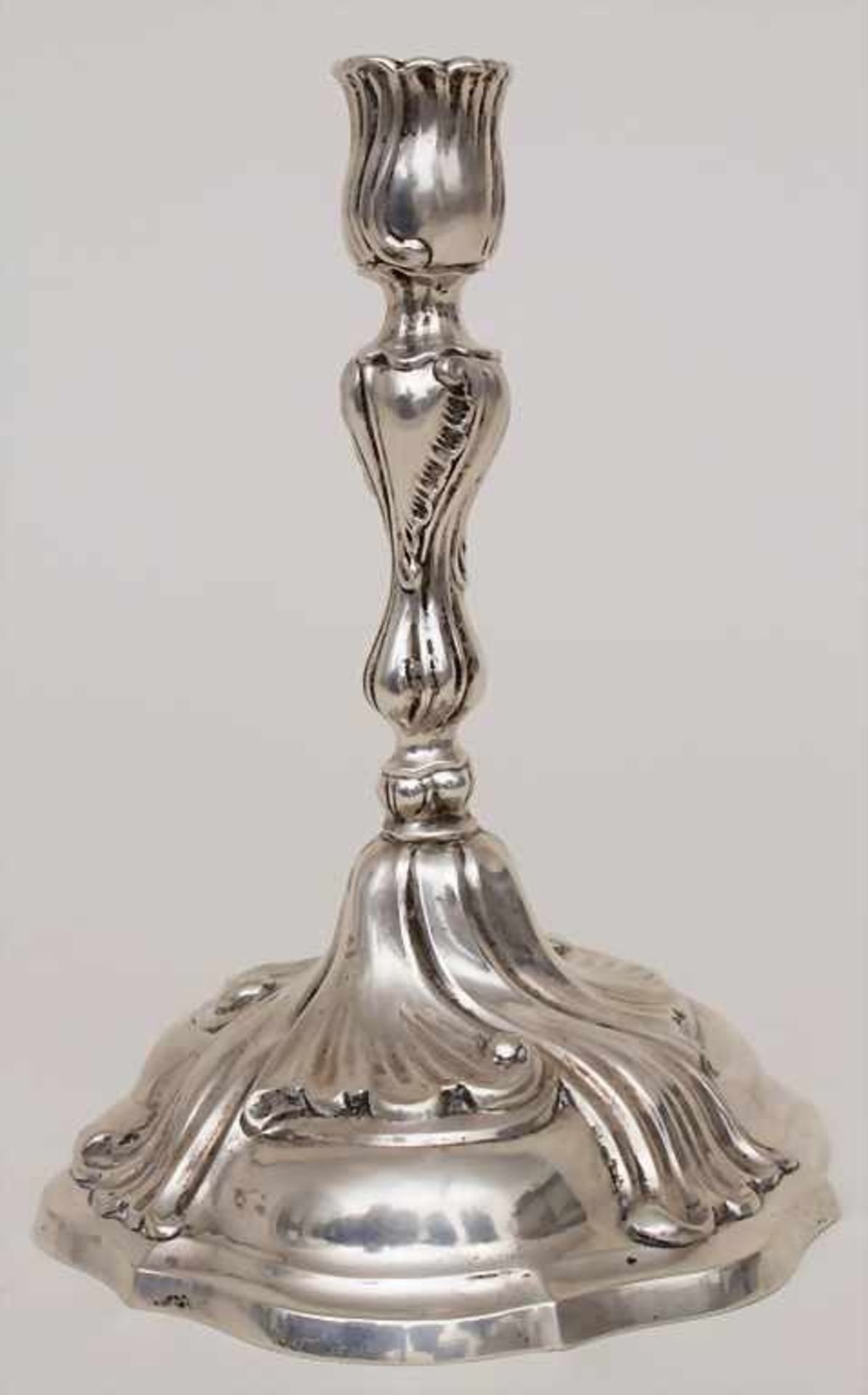 Kerzenleuchter im Barockstil / A silver candlestick, Osterhues, deutsch, um 1900Material: Silber