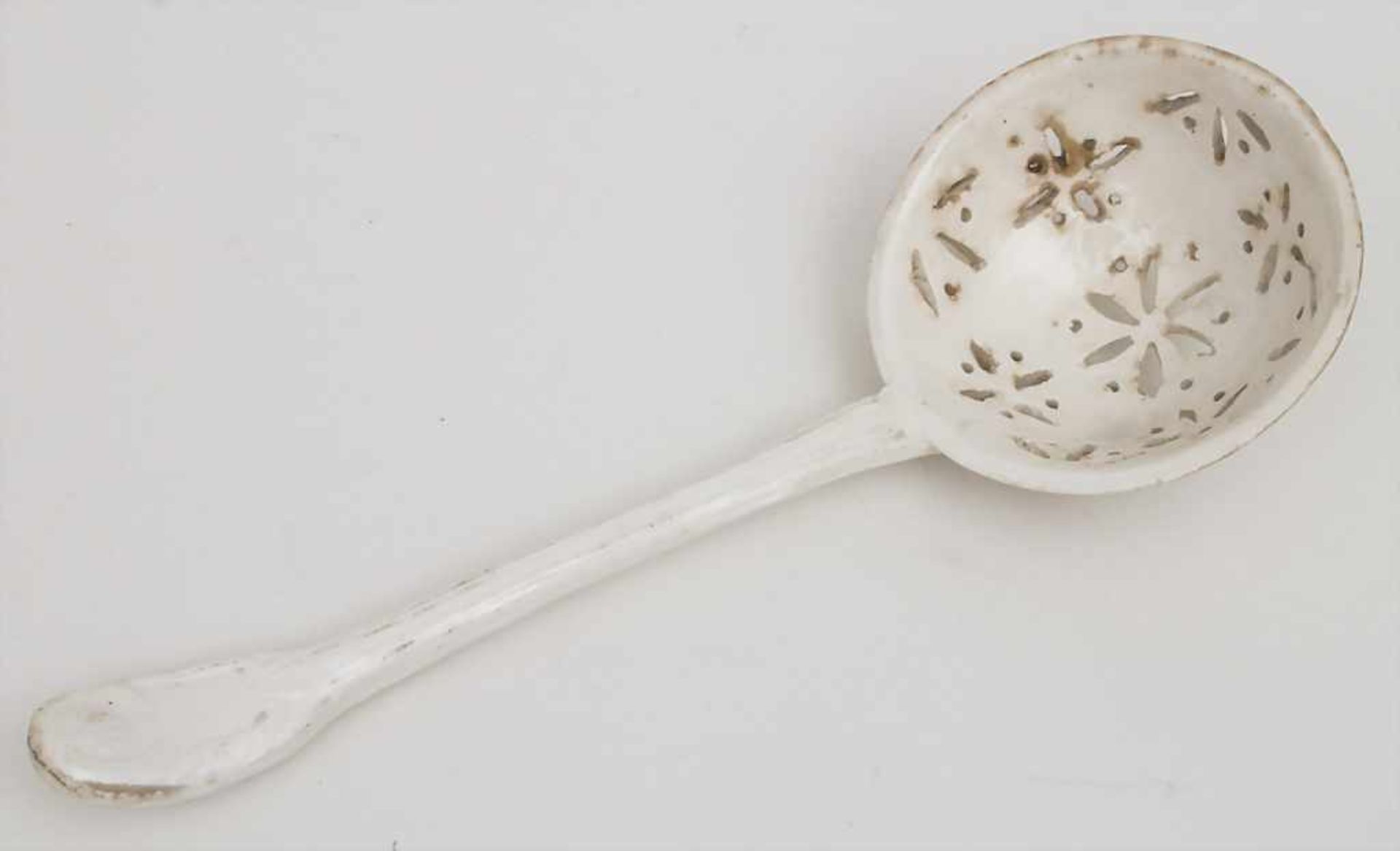 Creamware Zuckerlöffel / A creamware sugar-sprinkler spoon / faience fine, wohl Pont-aux-Choux, um