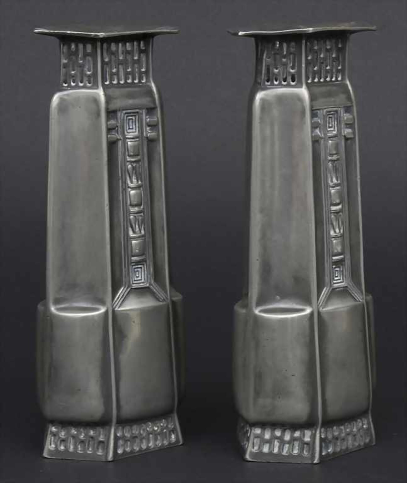 Paar Jugendstil Vasen / A pair of Art Nouveau vases, wohl deutsch, um 1900Material: Zinn, - Bild 3 aus 6