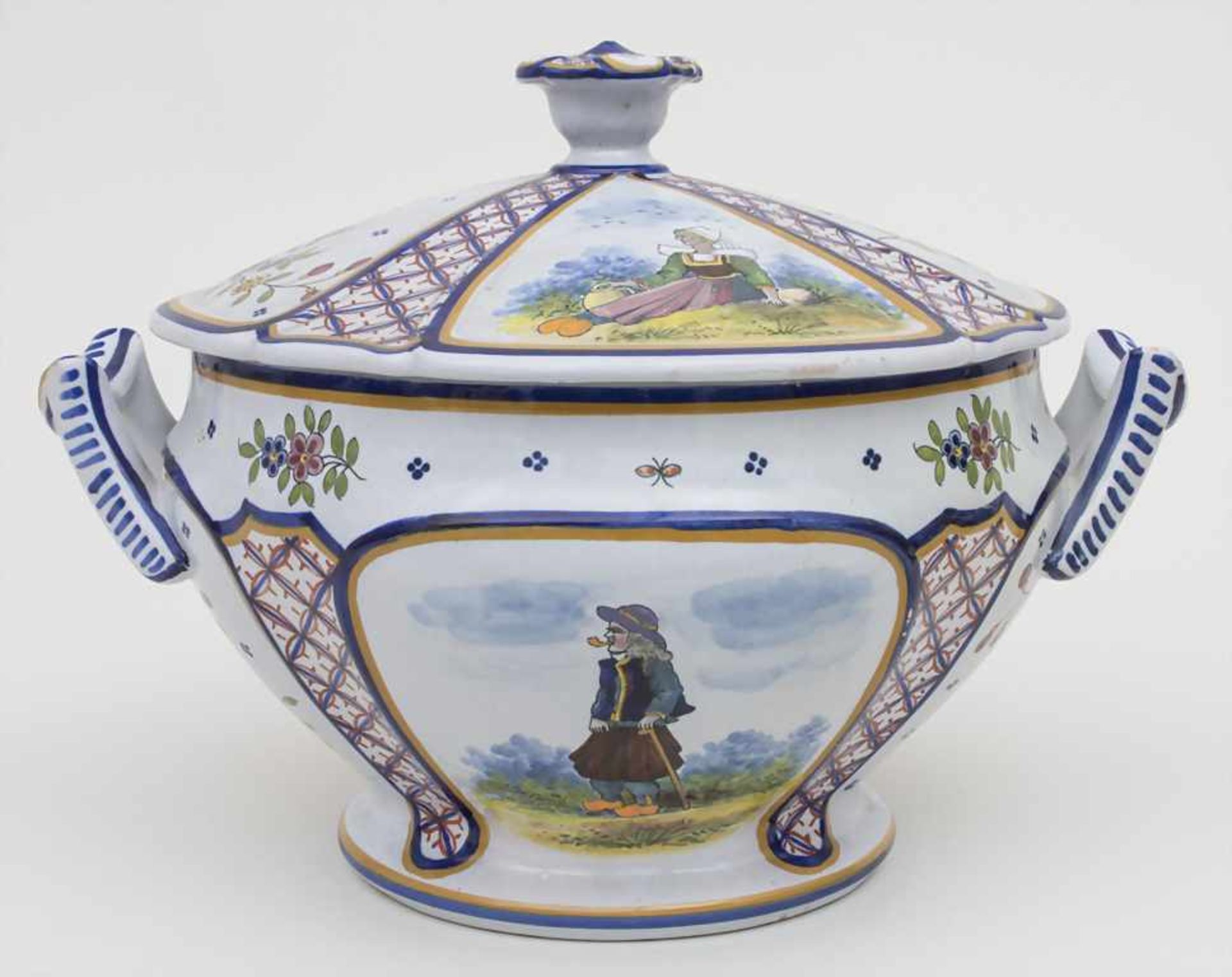 Fayence Deckelterrine / A faience tureen, Quimper, Bretagne, Frankreich, 20. Jh.Material: Fayence,