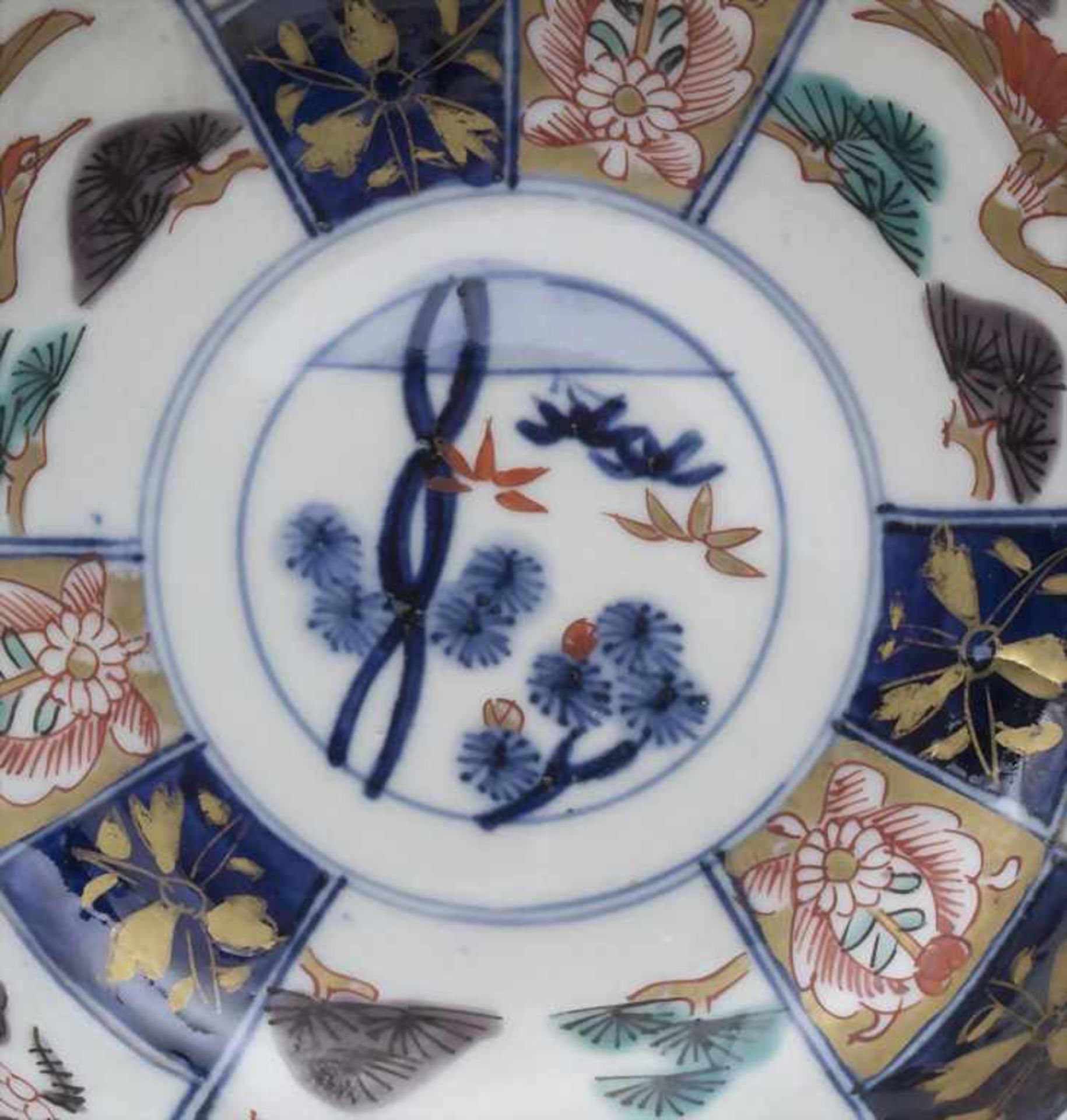 Porzellanschale mit Phoenixdekor / A porcelain plate 'Phoenix', China, um 1900Material: Porzellan, - Bild 4 aus 4